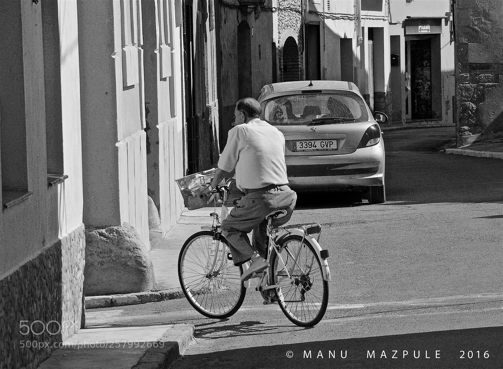 Canon EOS 70D sample photo. 373. girona. catalunya... people photography