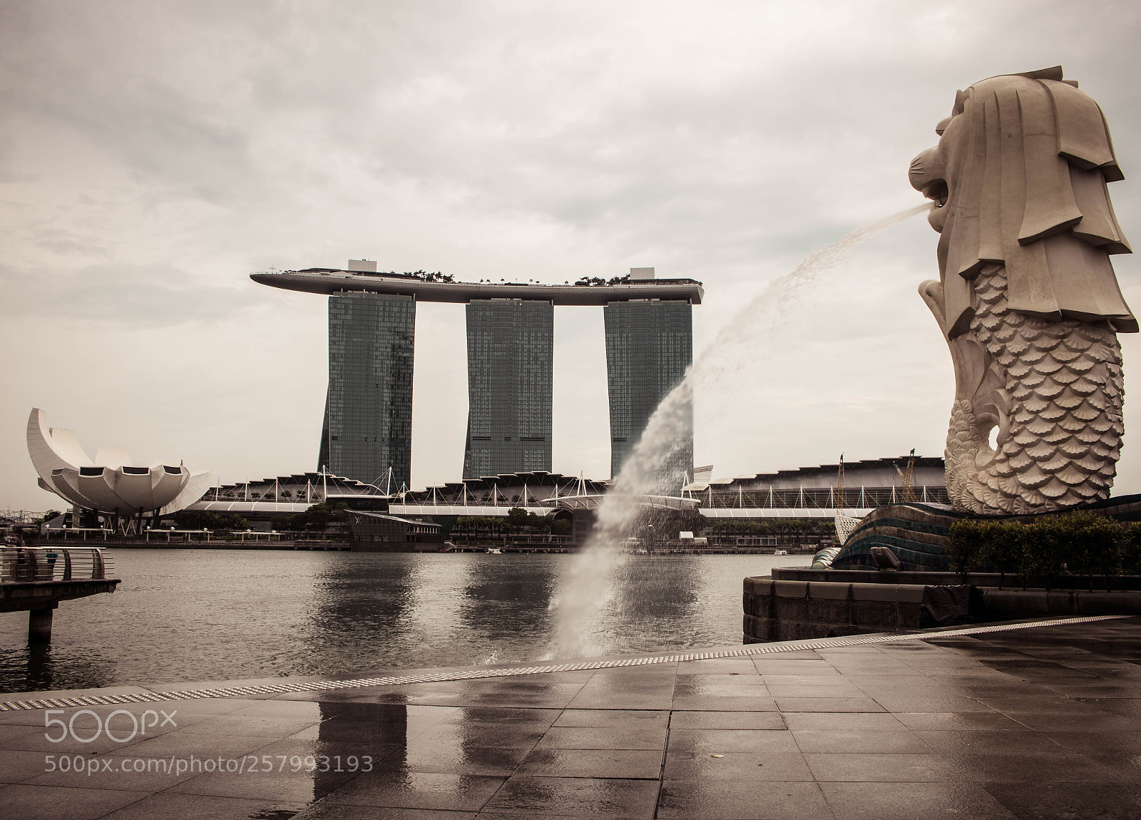 Canon EOS 750D (EOS Rebel T6i / EOS Kiss X8i) sample photo. Singapore's most famous landmarks! photography