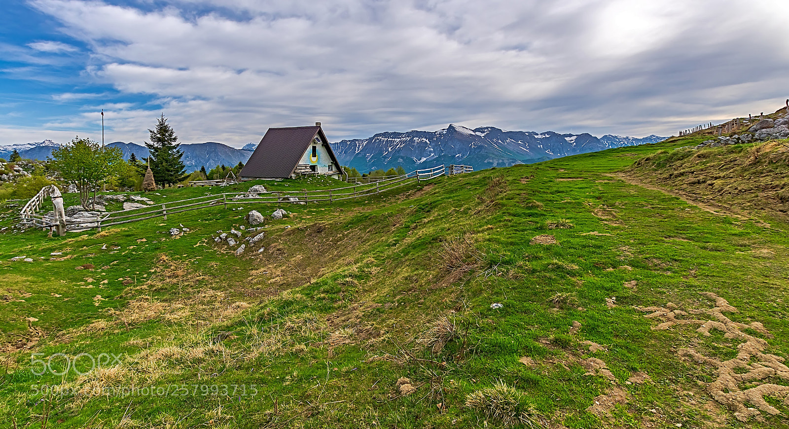 Sony ILCA-77M2 sample photo. Cabin on pasture photography