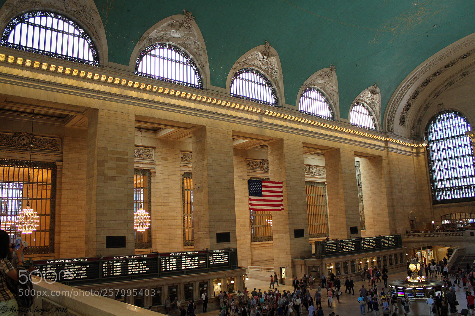 Canon EOS 650D (EOS Rebel T4i / EOS Kiss X6i) sample photo. Inside grand central station photography