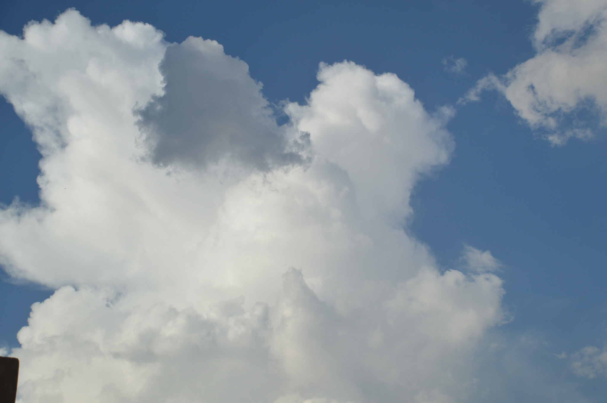 Nikon D3200 sample photo. Blue sky photography
