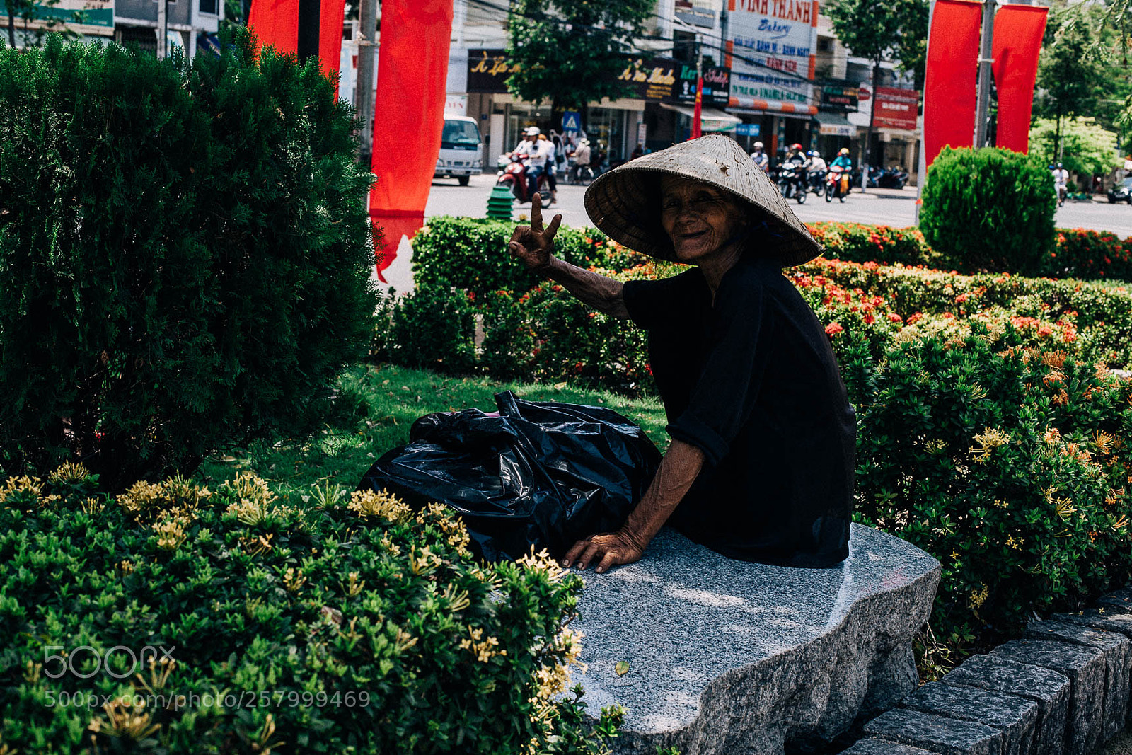 Canon EOS 5D Mark II sample photo. Vie photography