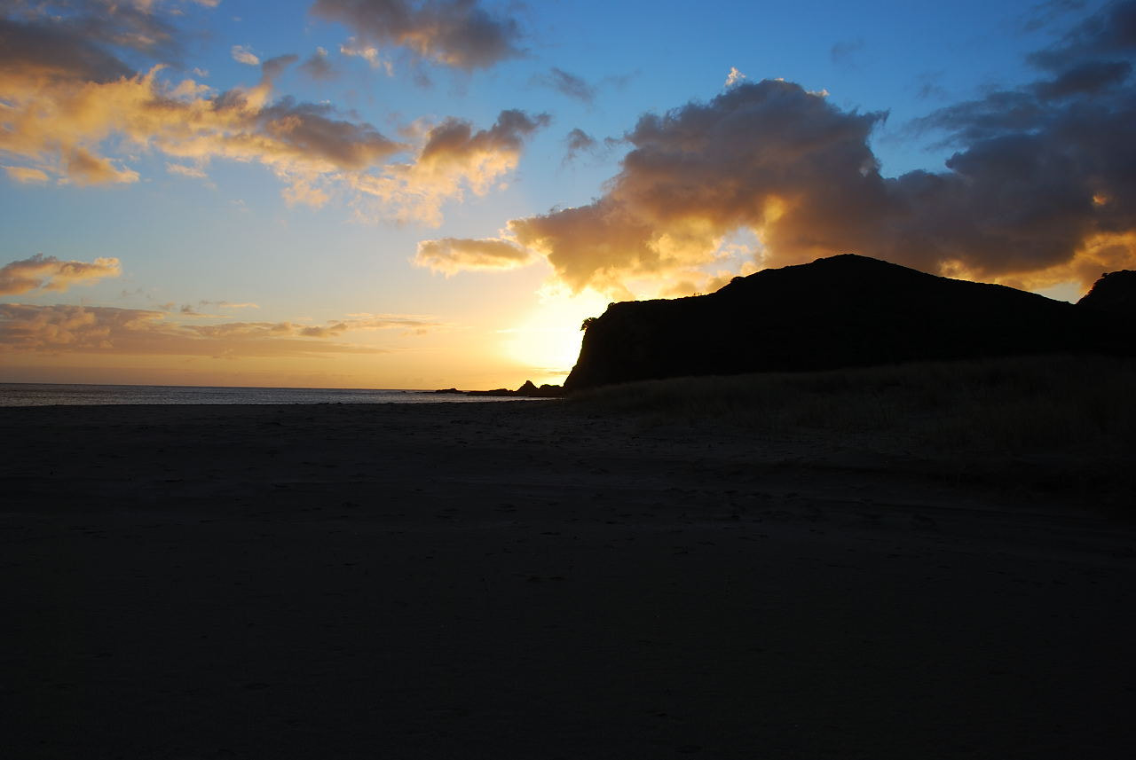 Nikon D80 sample photo. Tapotupotu beach sunrise photography