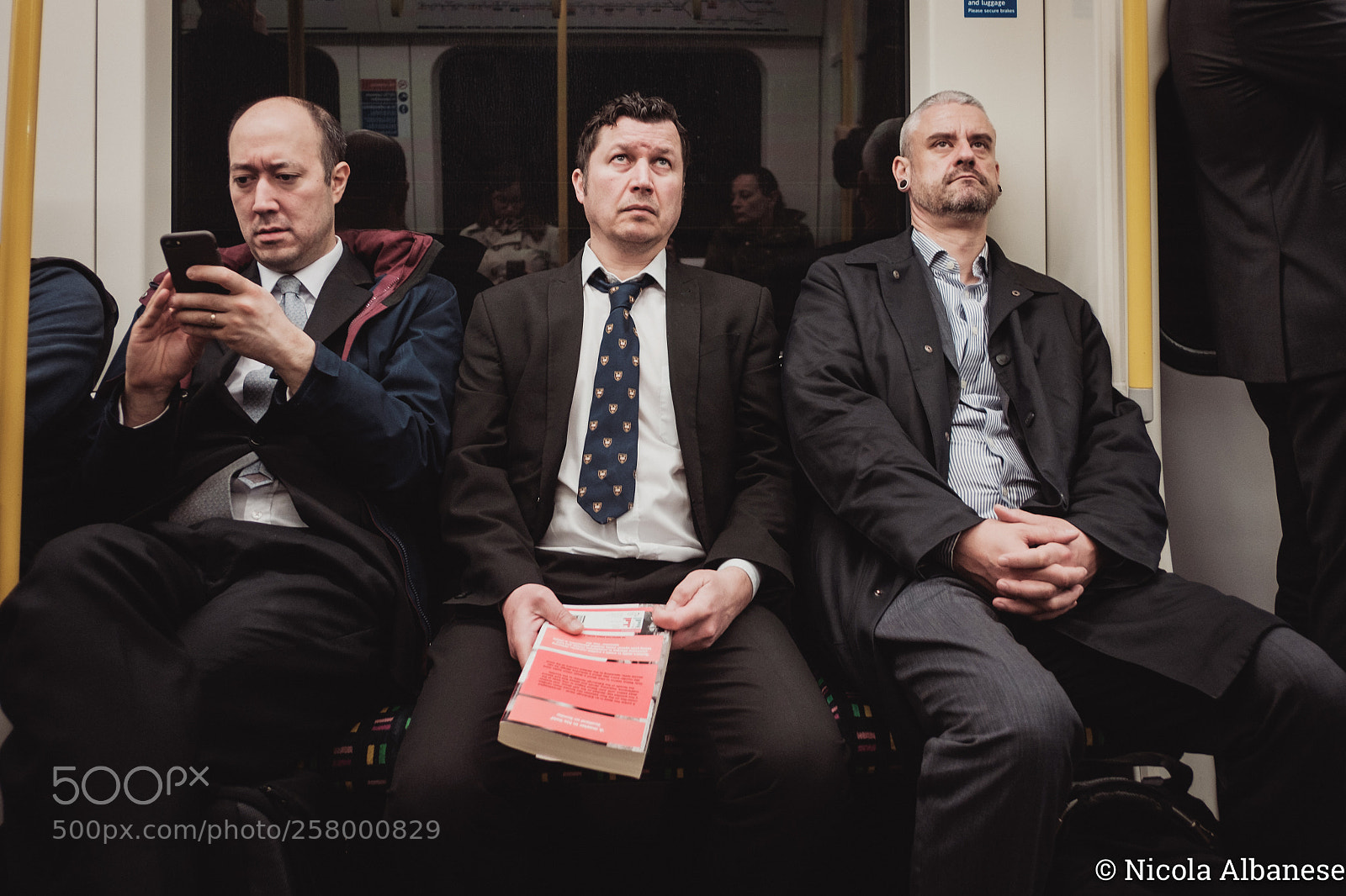 Fujifilm X-T1 sample photo. London - going home photography