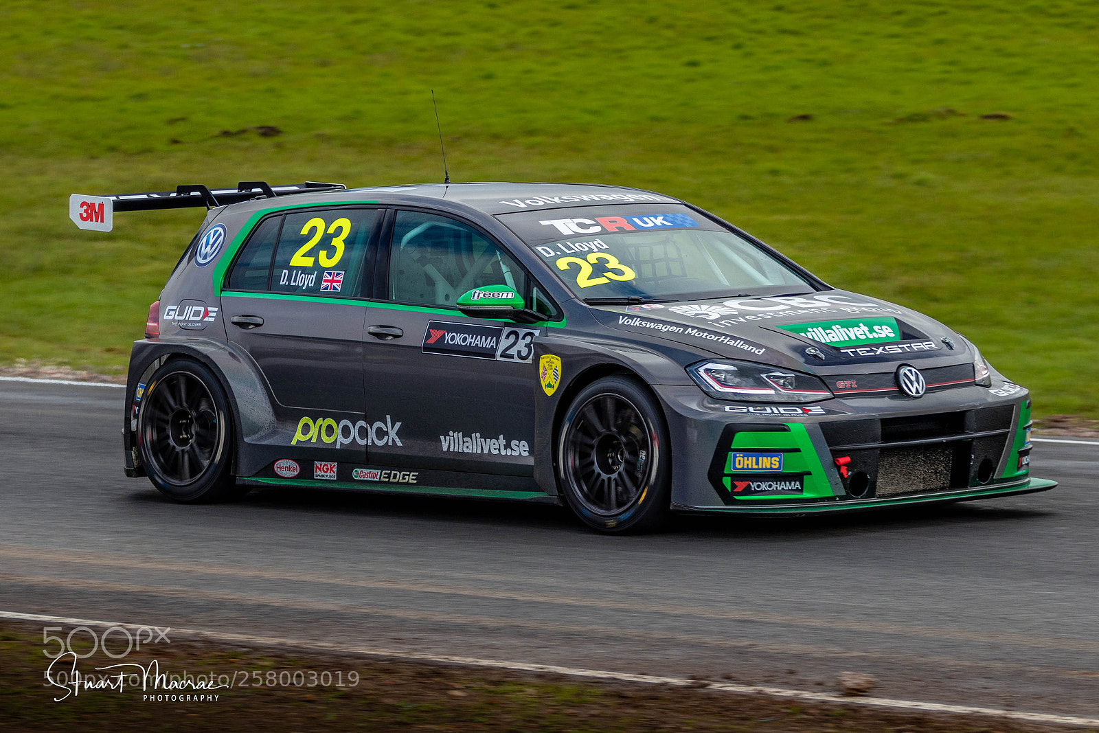 Canon EOS 80D sample photo. Tcr racing uk photography