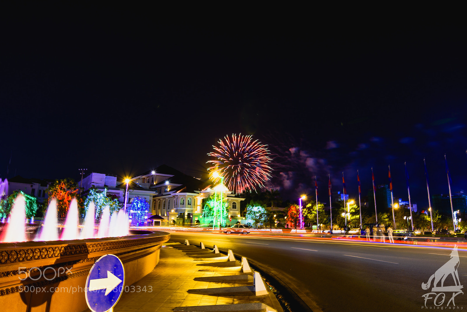Nikon D5500 sample photo. ពន្លឺកាំជ្រួច firework photography