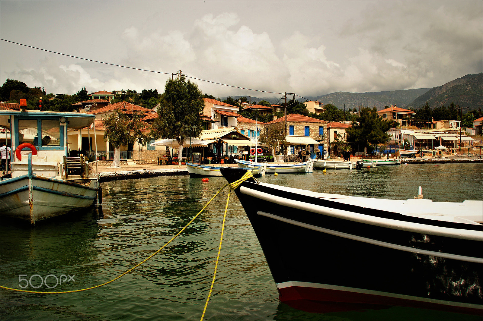 Sony Alpha DSLR-A350 sample photo. Waiting the fishermen ... photography