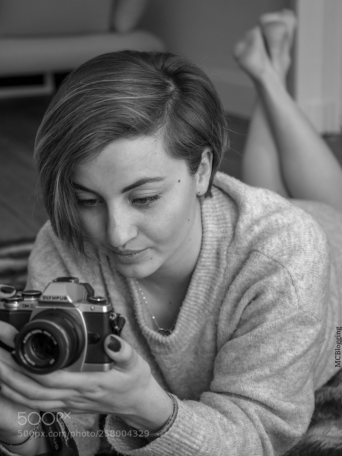 Olympus OM-D E-M1 Mark II sample photo. Clara :: shooting cocooning_1 photography