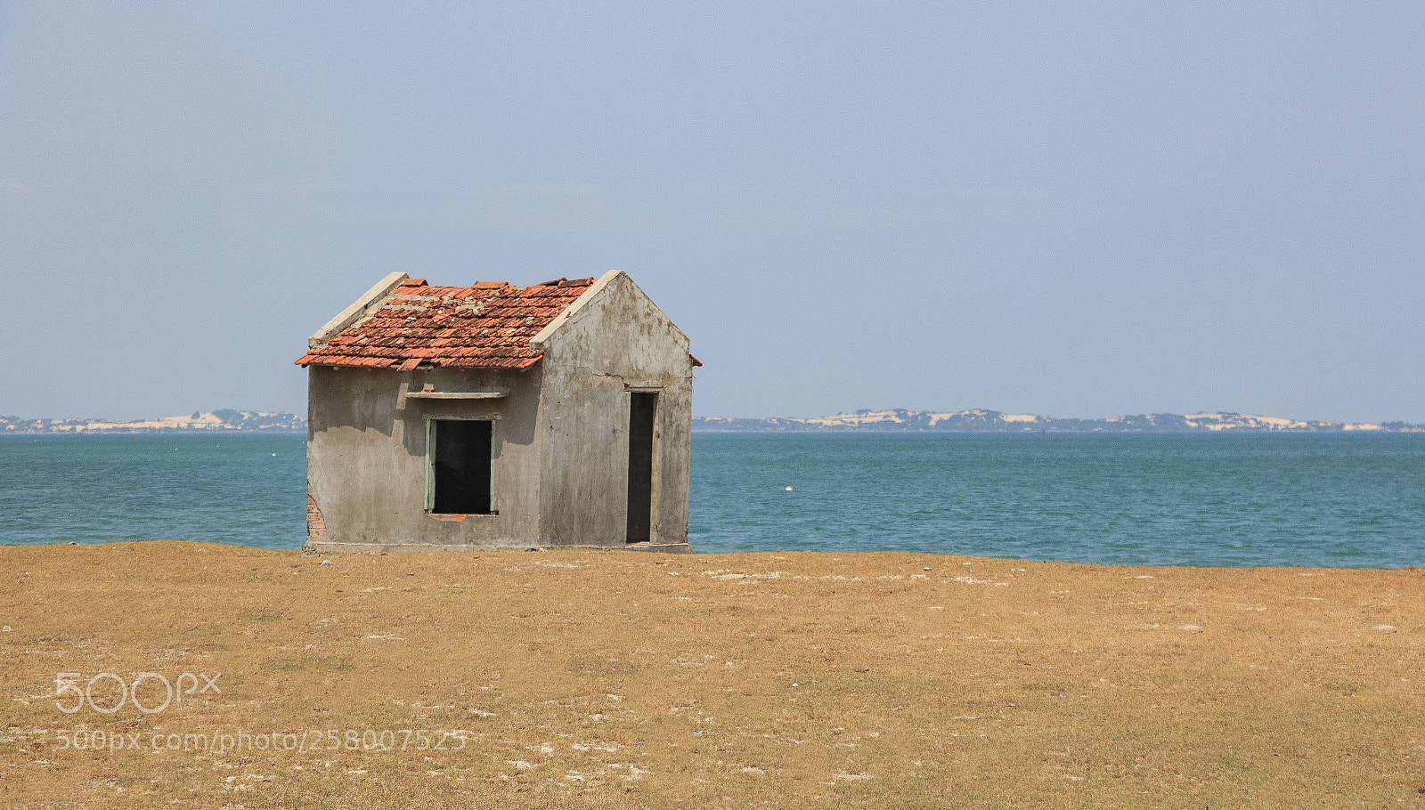 Canon EOS 70D sample photo. Unoccupied house photography
