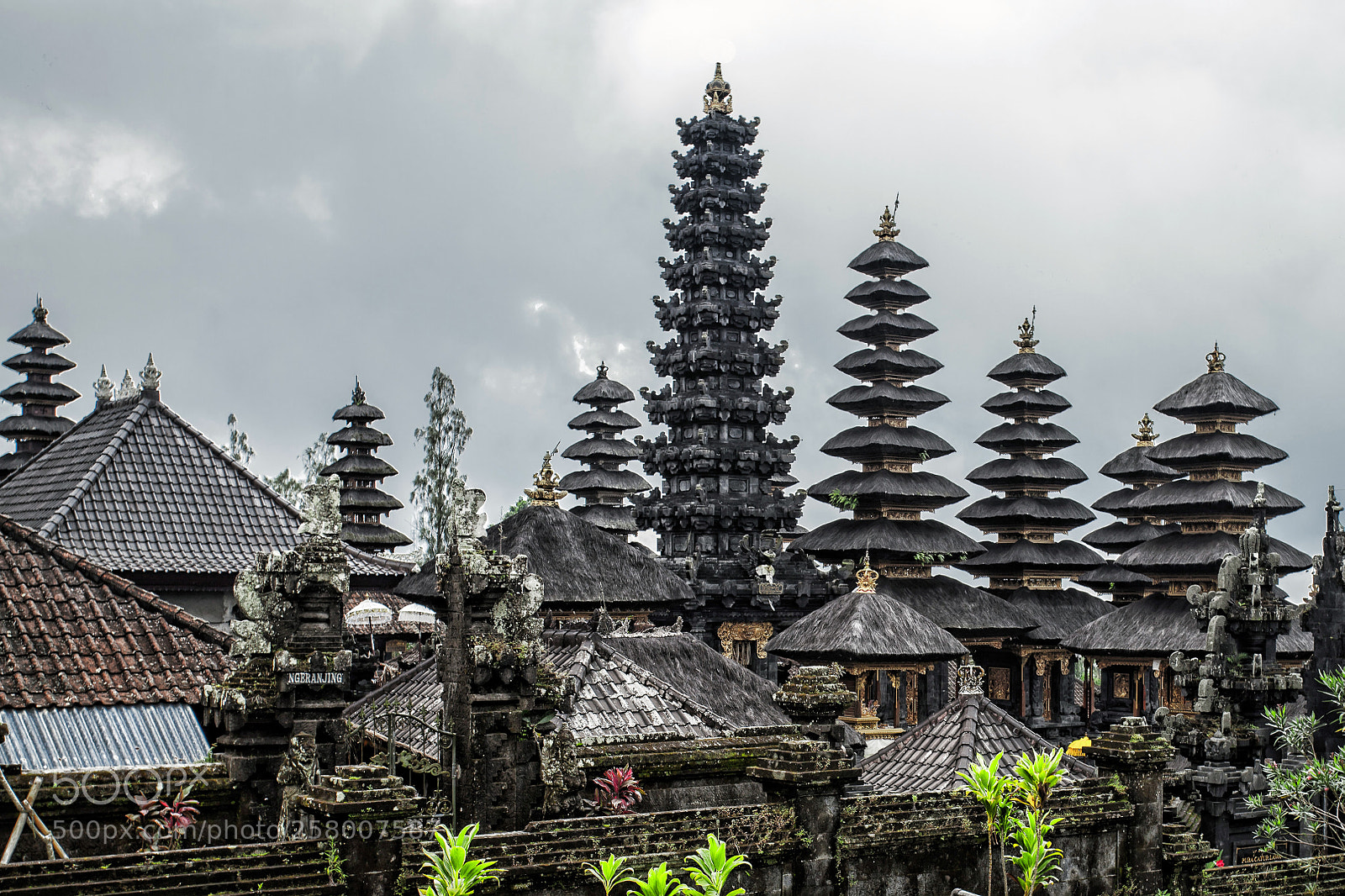 Canon EOS 5D Mark II sample photo. Pura besakih photography