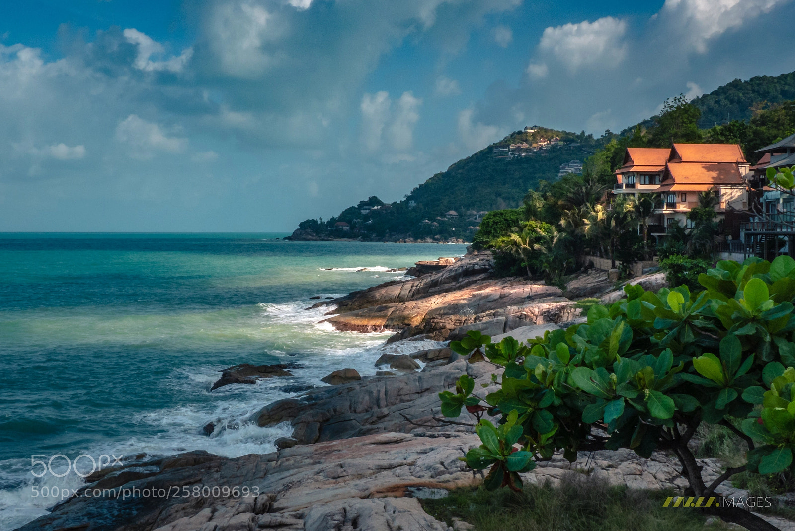 Panasonic Lumix DMC-FZ200 sample photo. Tropical rock coast on photography