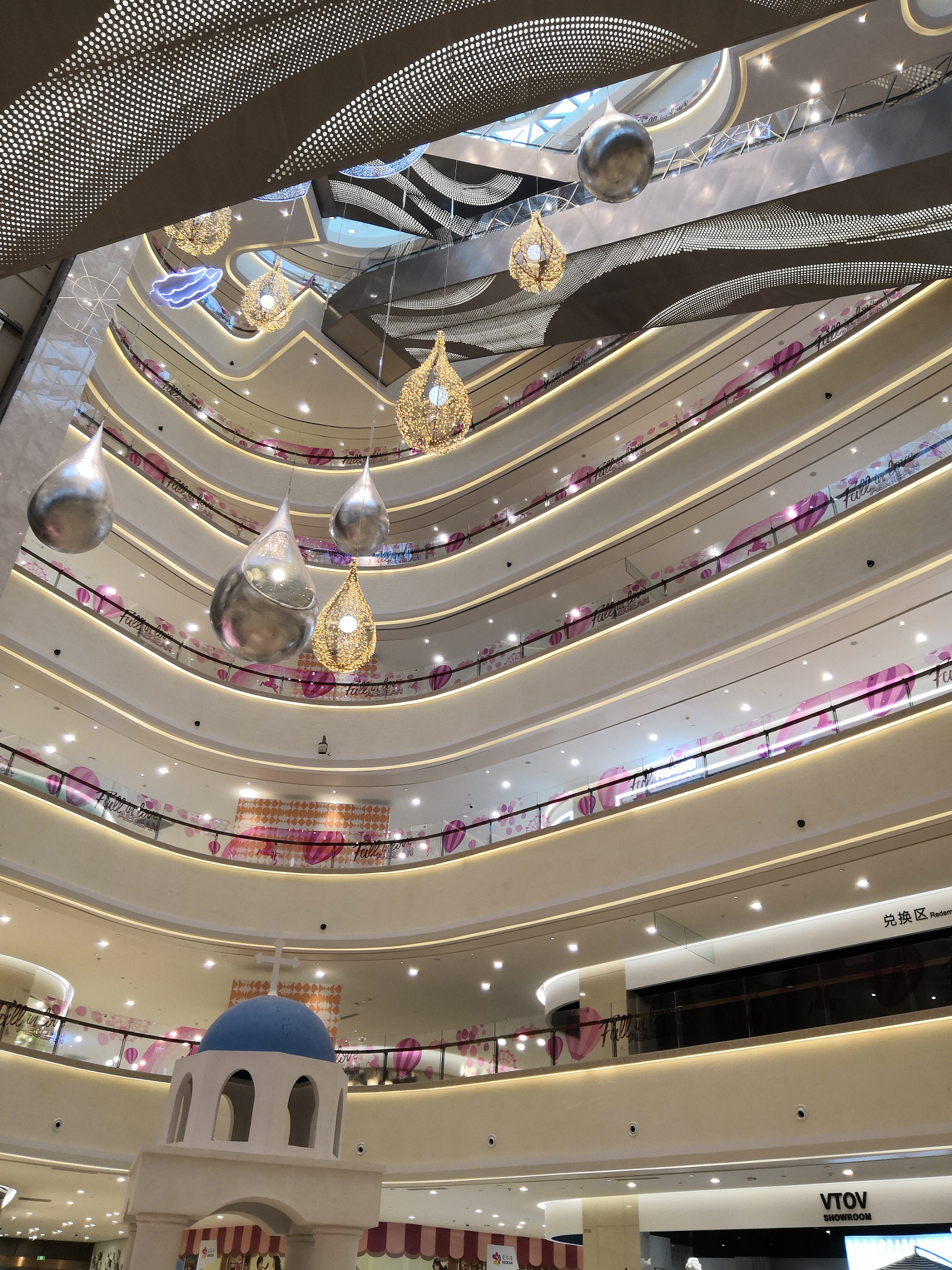 HUAWEI Honor 10 sample photo. Shopping mall photography