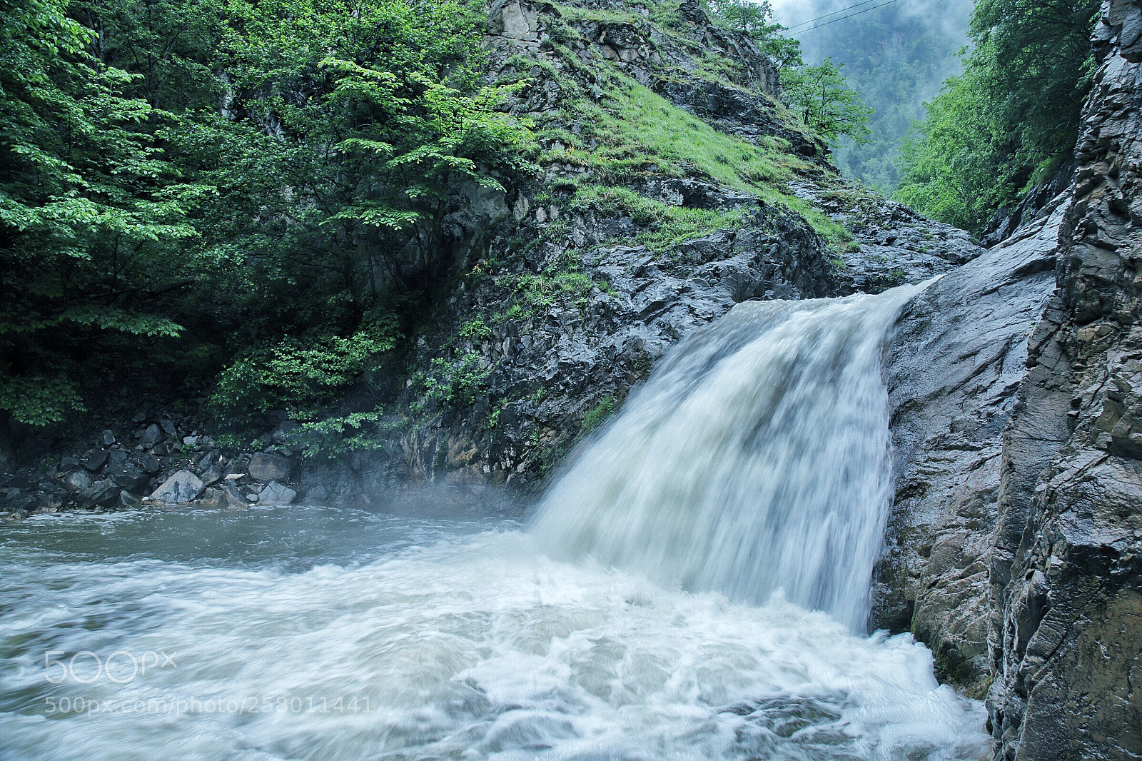 Canon EOS 6D Mark II sample photo. Blue lake photography
