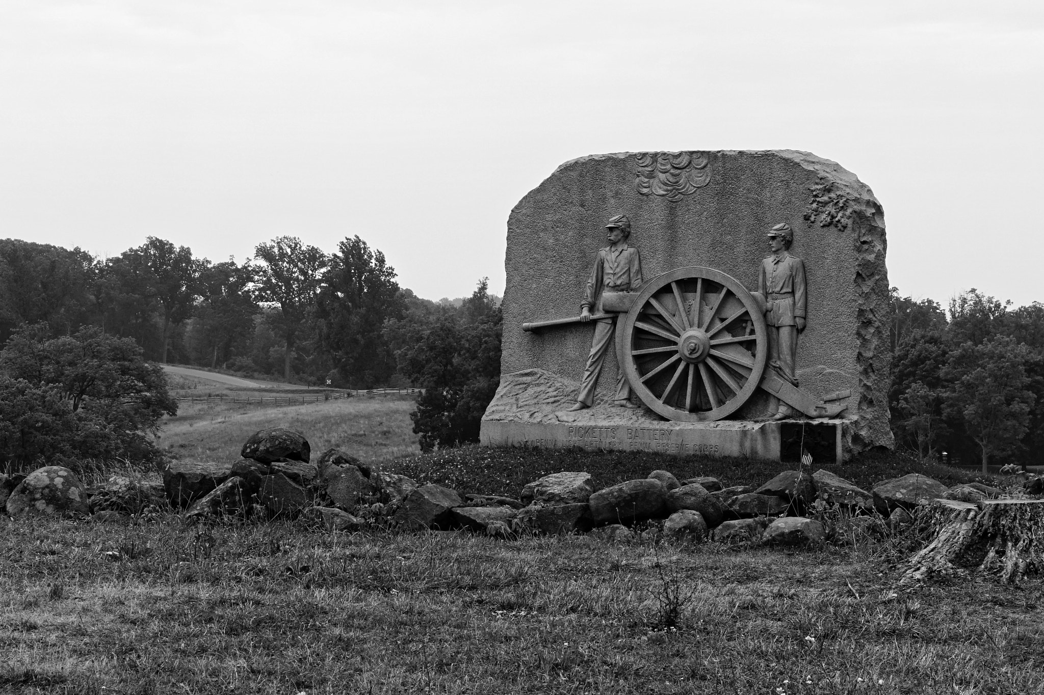 Sony a6000 + Sony E 35mm F1.8 OSS sample photo. Rickett's battery civil war memorial - b&w photography