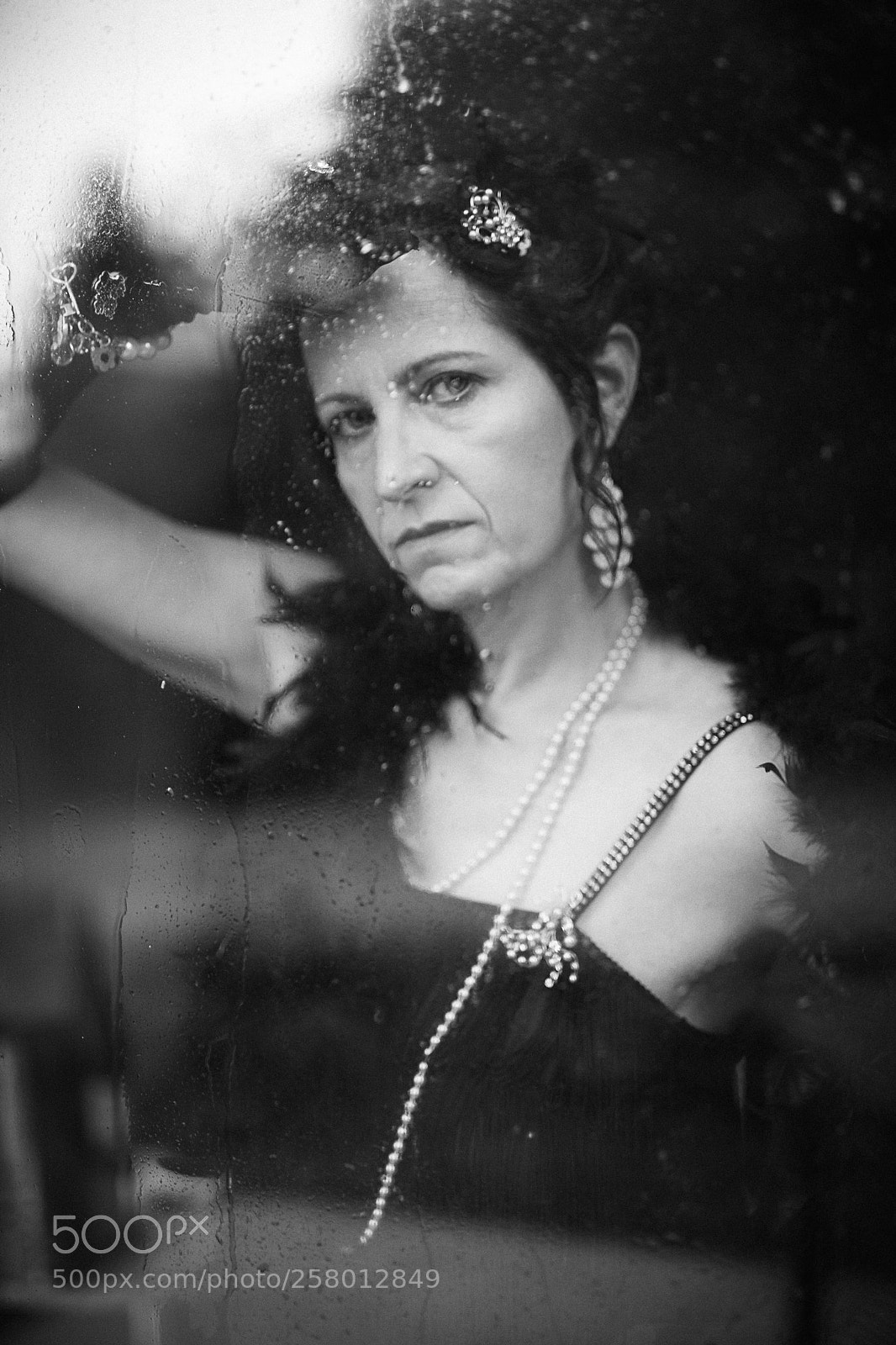 Canon EOS 5D Mark II sample photo. Voil le portrait sans photography
