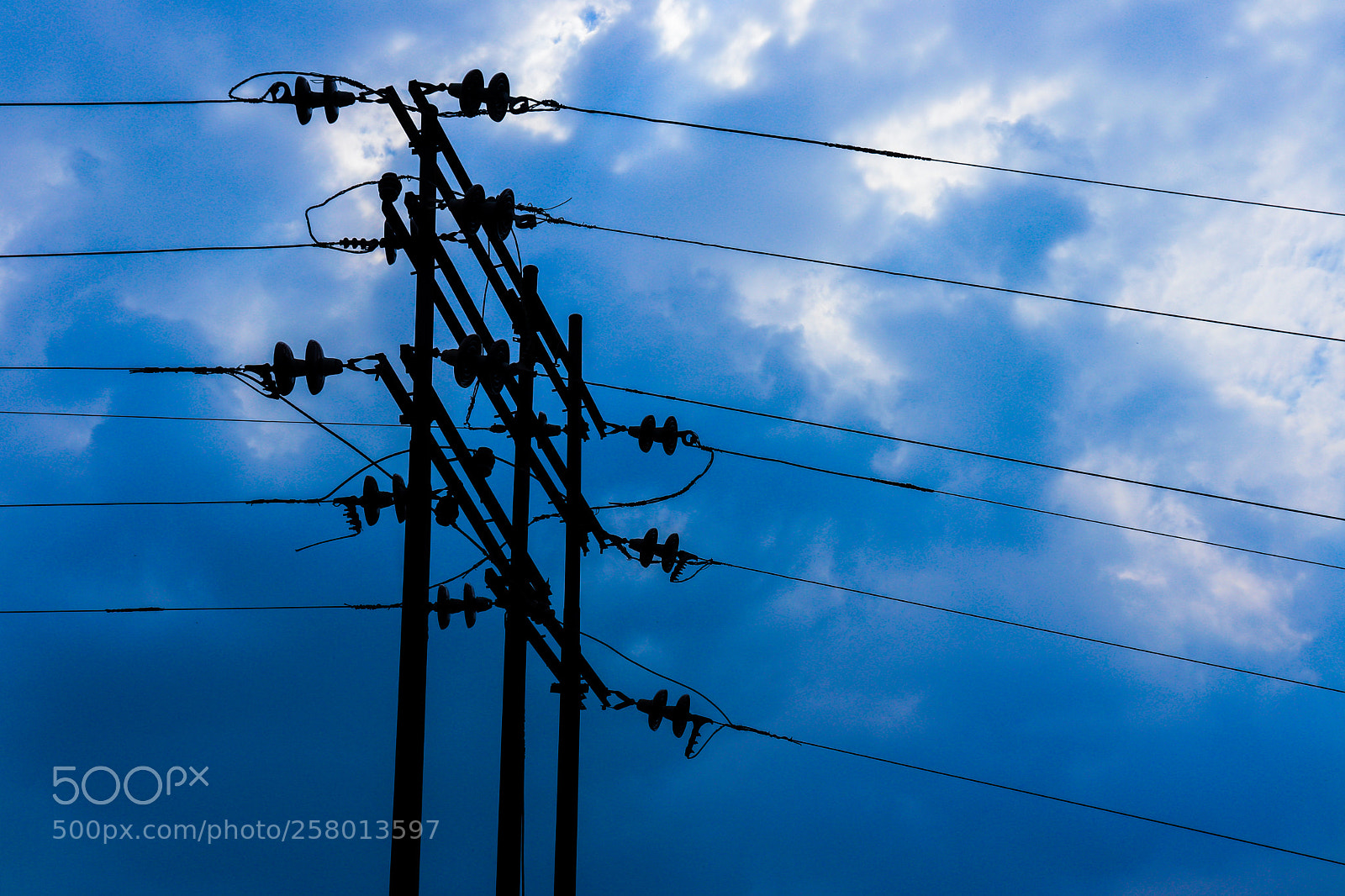 Canon EOS 200D (EOS Rebel SL2 / EOS Kiss X9) sample photo. Electric tower photography