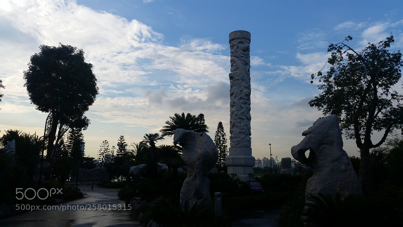 Samsung Galaxy S5 sample photo. Totem photography