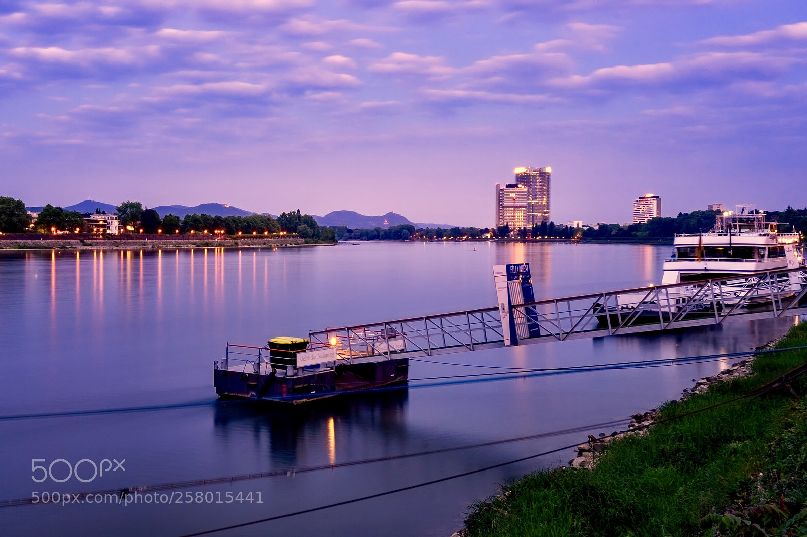Sony a7 II sample photo. Am rheinufer photography