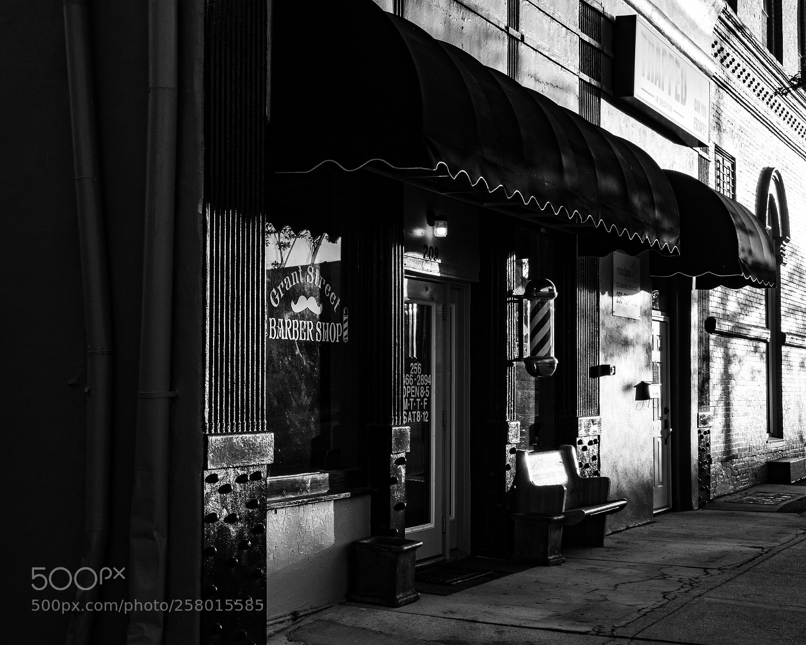 Nikon D7200 sample photo. Barber shop photography