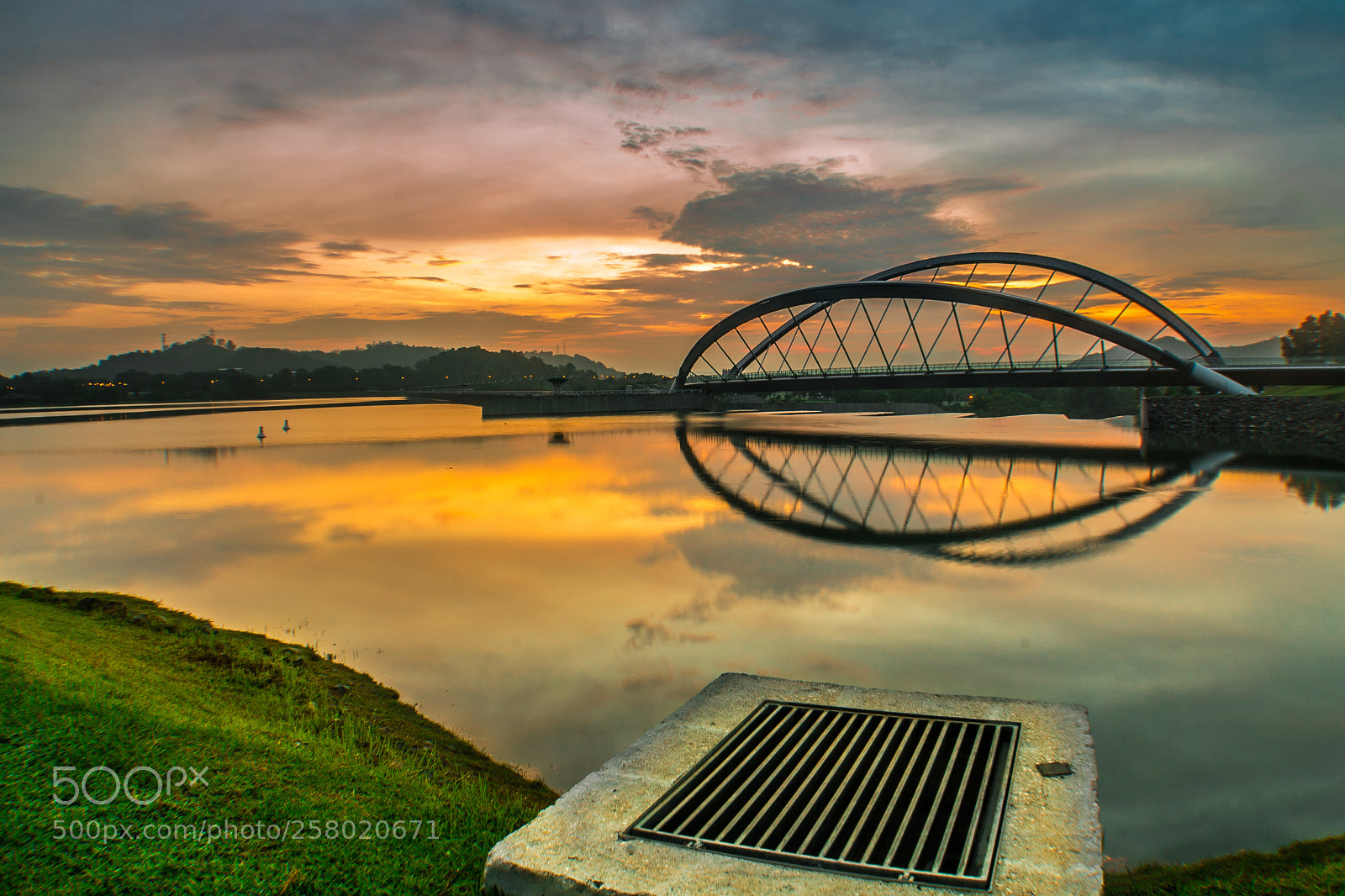 Canon EOS 1100D (EOS Rebel T3 / EOS Kiss X50) sample photo. Sunrise in putrajaya photography