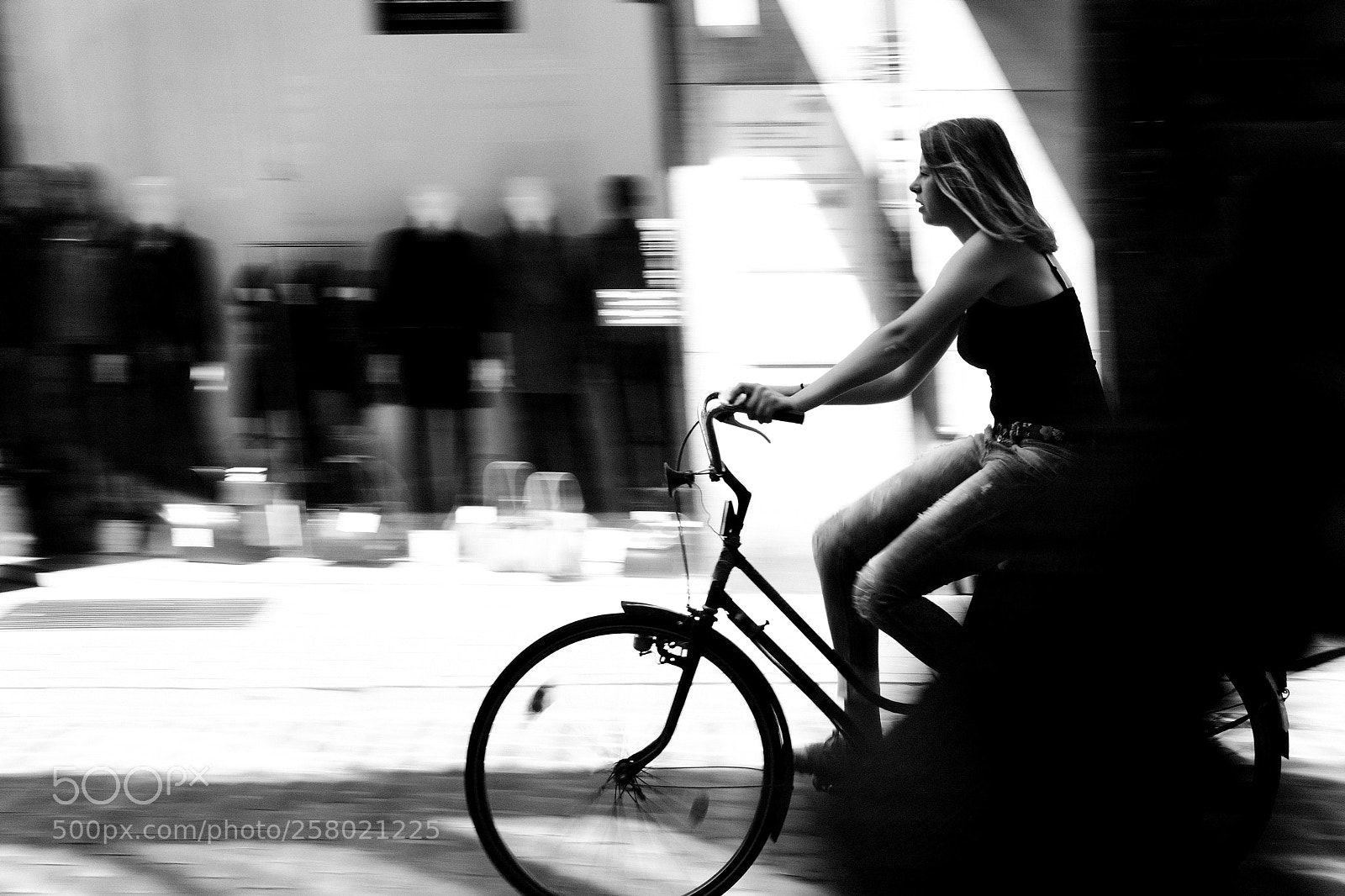 Fujifilm X-Pro2 sample photo. Between the shadows photography