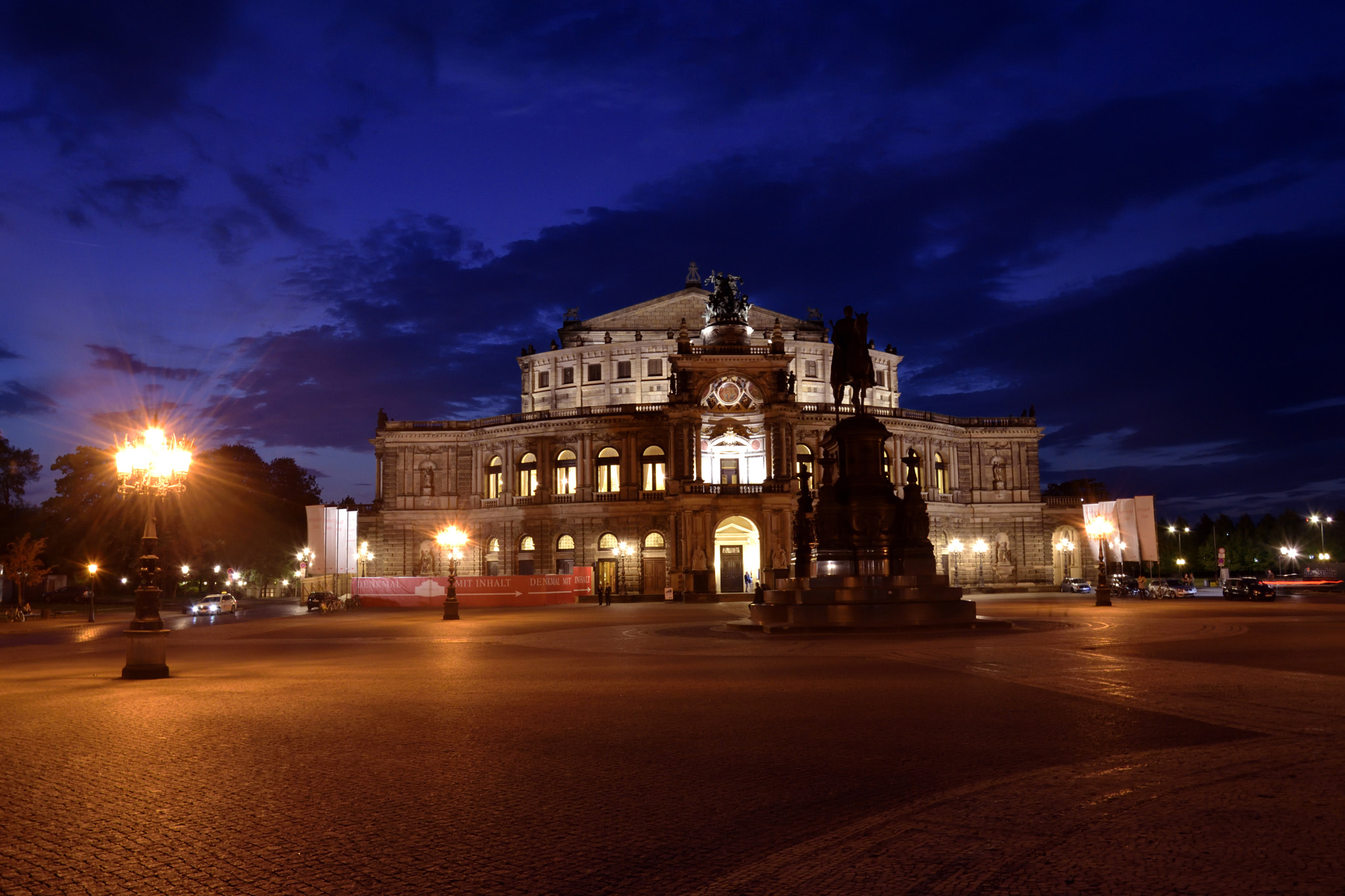 Nikon D5600 sample photo. Semperoper @night photography