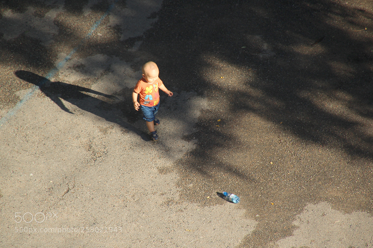 Canon EOS 600D (Rebel EOS T3i / EOS Kiss X5) sample photo. Not leaving the room photography