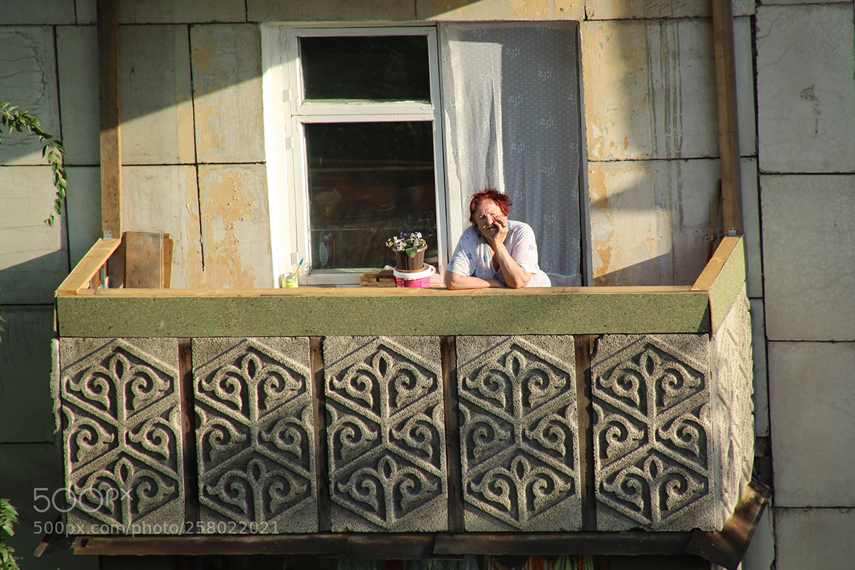 Canon EOS 600D (Rebel EOS T3i / EOS Kiss X5) sample photo. Not leaving the room photography