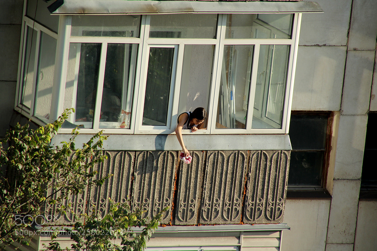 Canon EOS 600D (Rebel EOS T3i / EOS Kiss X5) sample photo. Not leaving the room photography