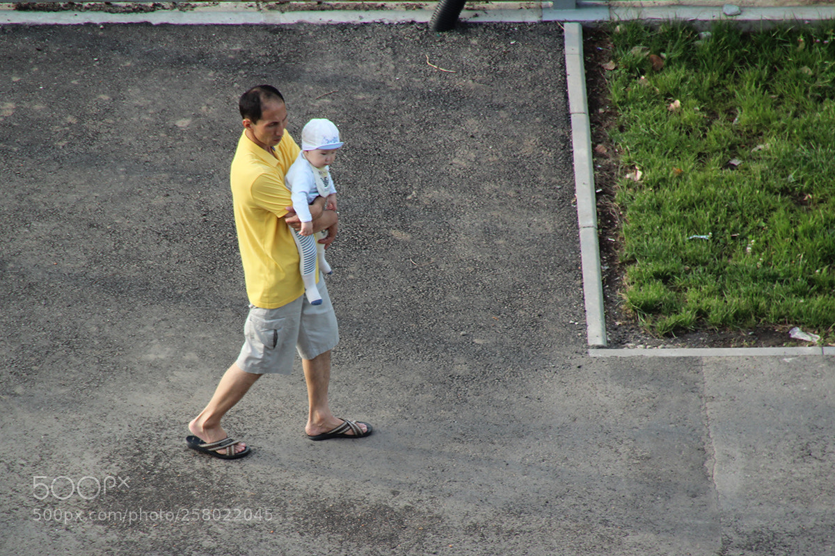 Canon EOS 600D (Rebel EOS T3i / EOS Kiss X5) sample photo. Not leaving the room photography