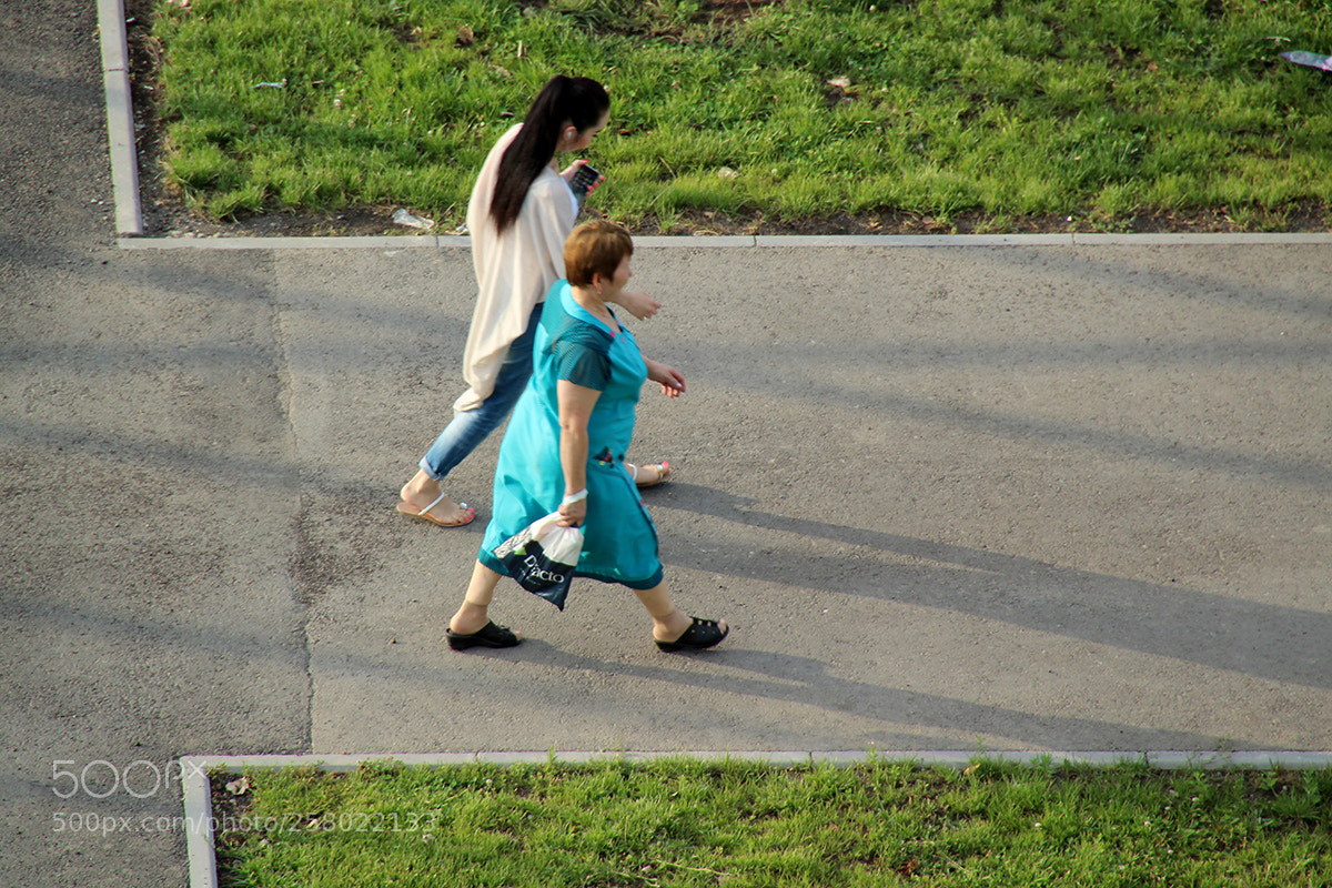 Canon EOS 600D (Rebel EOS T3i / EOS Kiss X5) sample photo. Not leaving the room photography