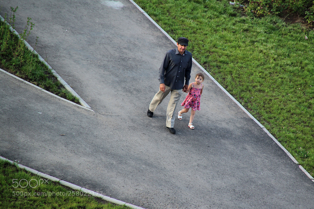 Canon EOS 600D (Rebel EOS T3i / EOS Kiss X5) sample photo. Not leaving the room photography