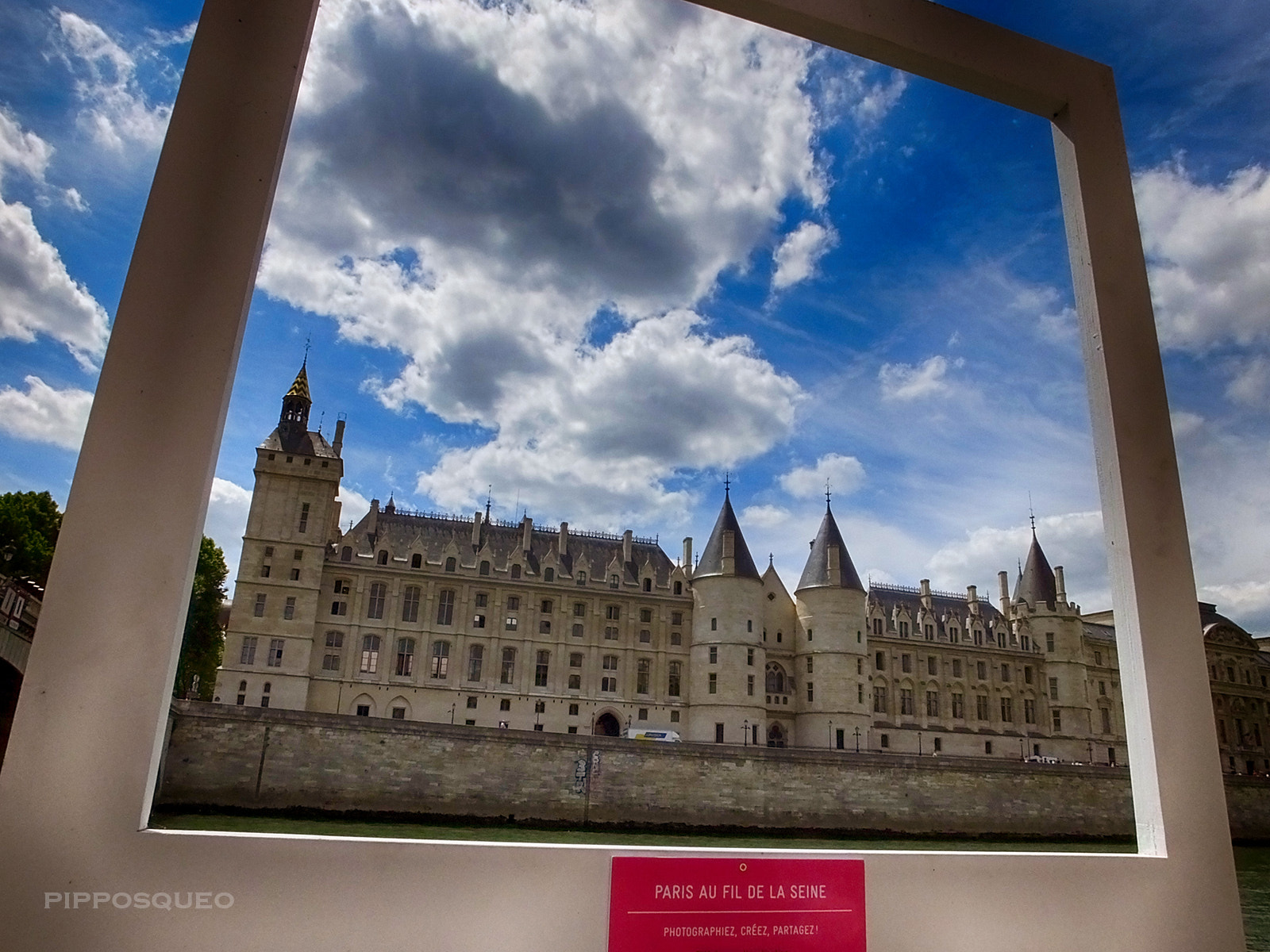 Fujifilm FinePix HS50 EXR sample photo. Paris in frame photography