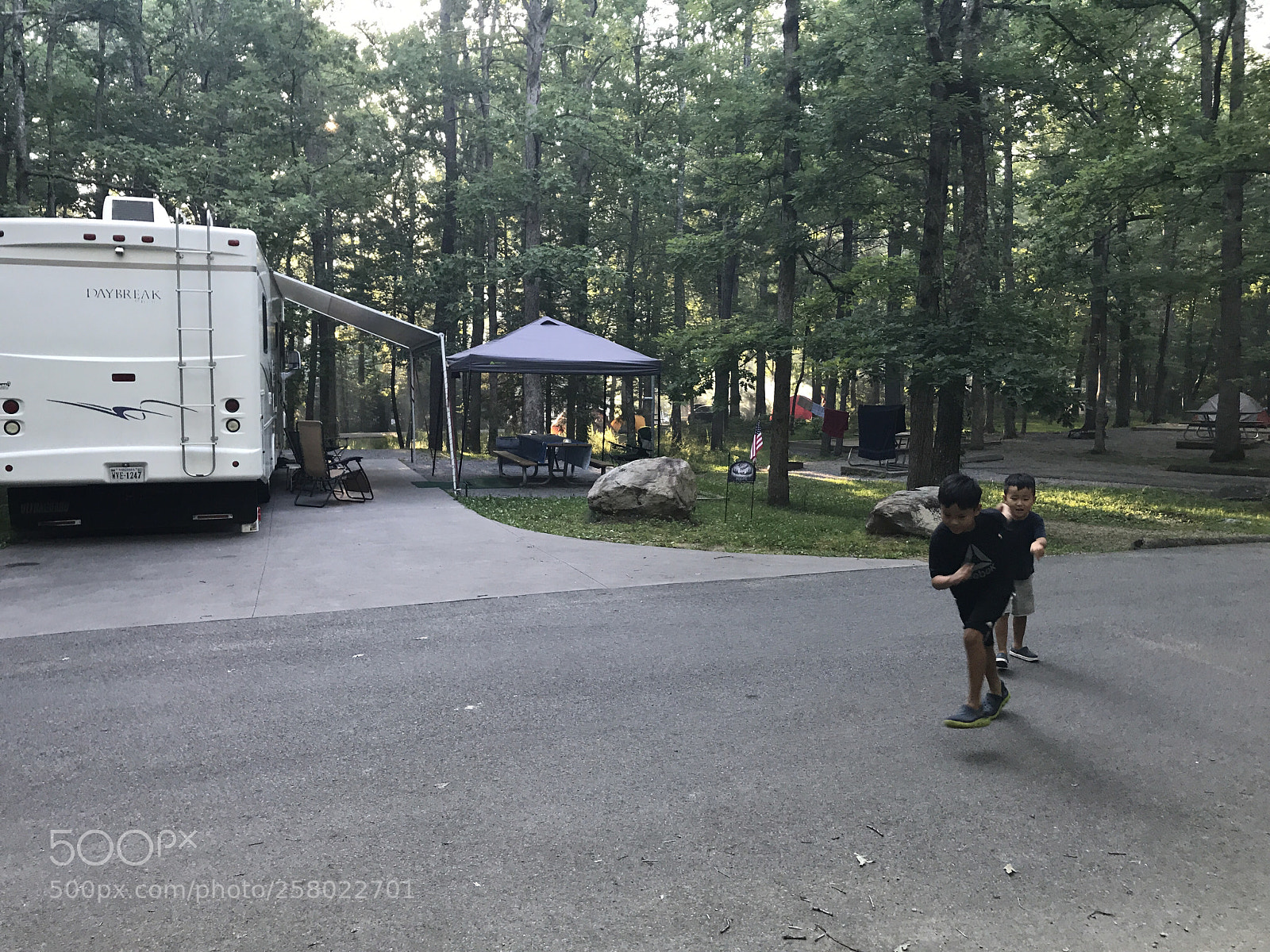 Apple iPhone 7 Plus sample photo. Camp out photography