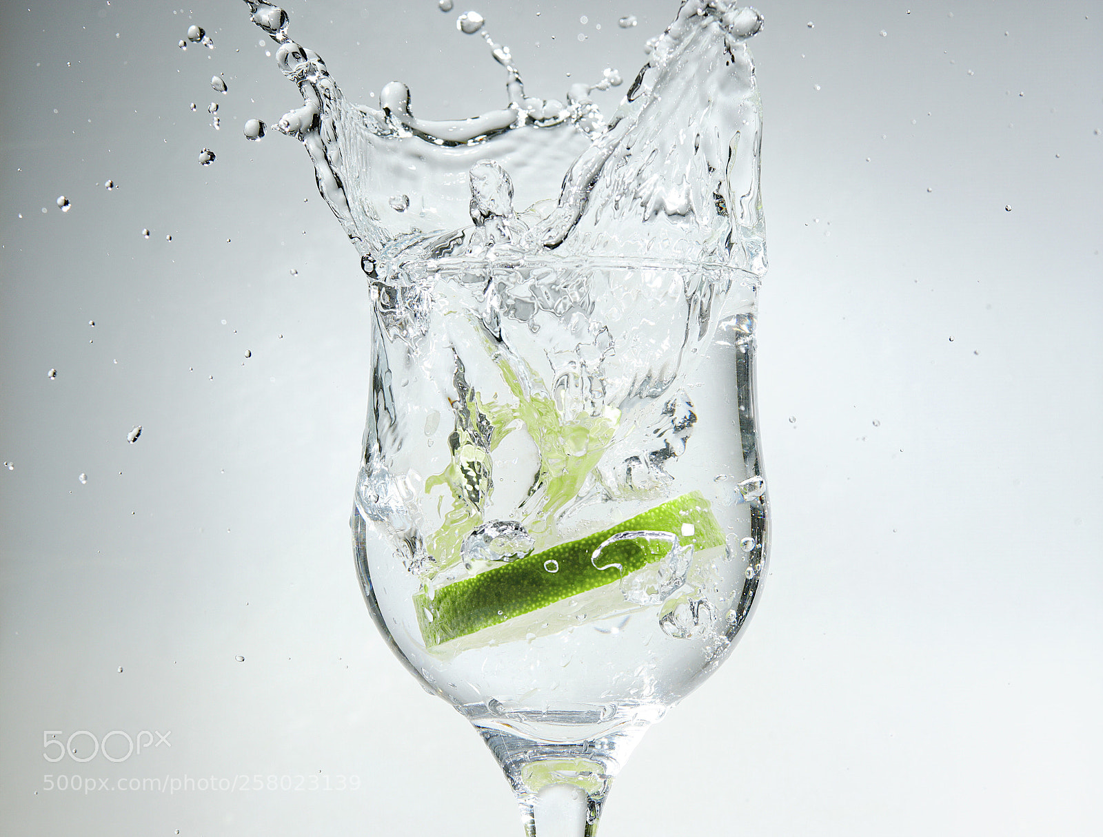 Canon EOS 80D sample photo. Lime splash photography