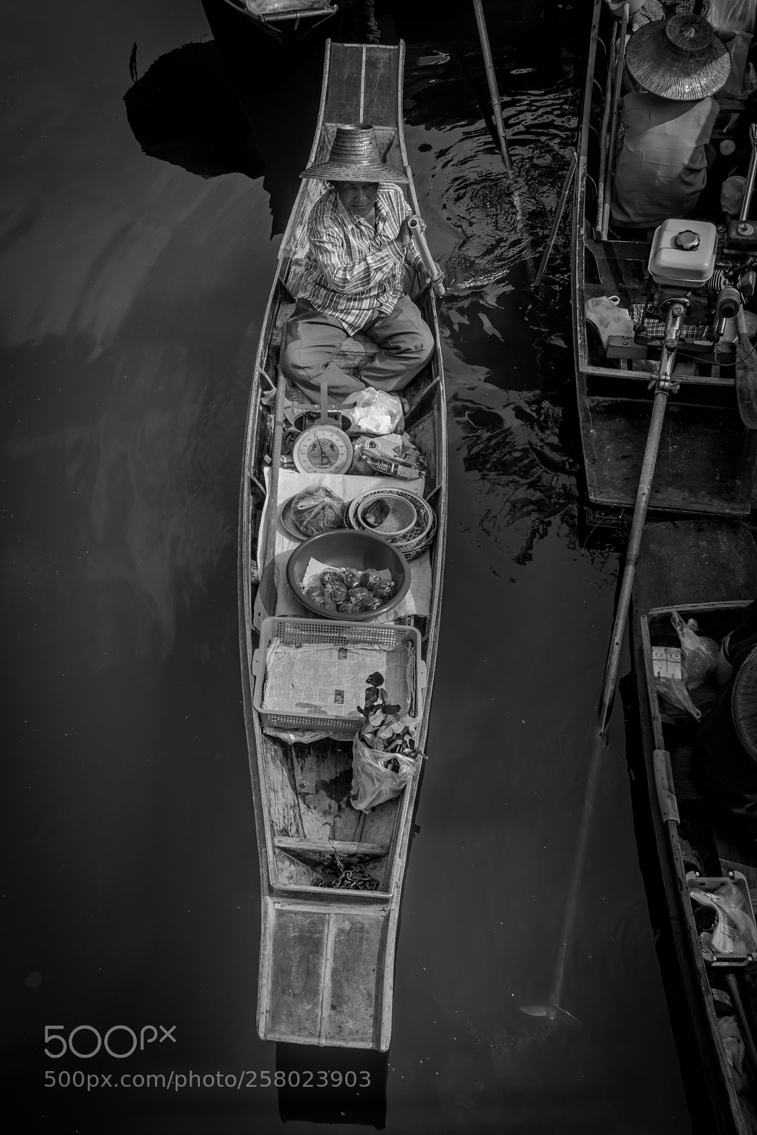 Sony a7R sample photo. Tha kha floating market photography