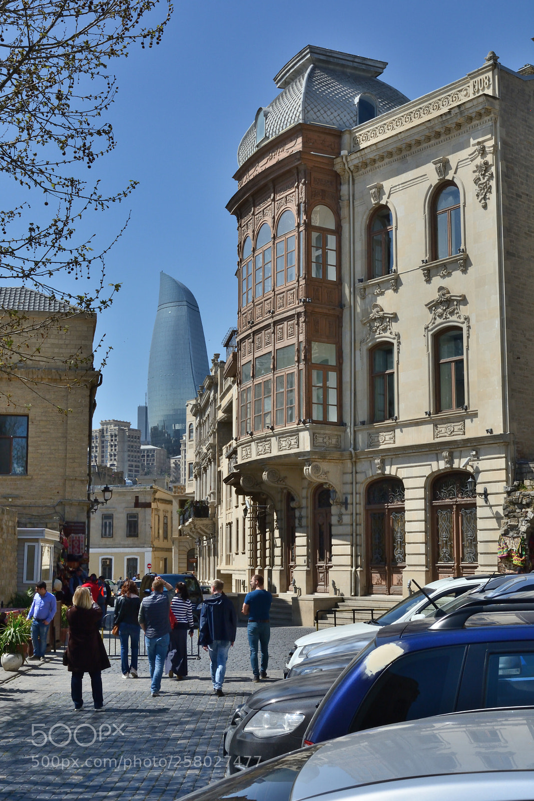 Nikon D5200 sample photo. The contrasts of old photography