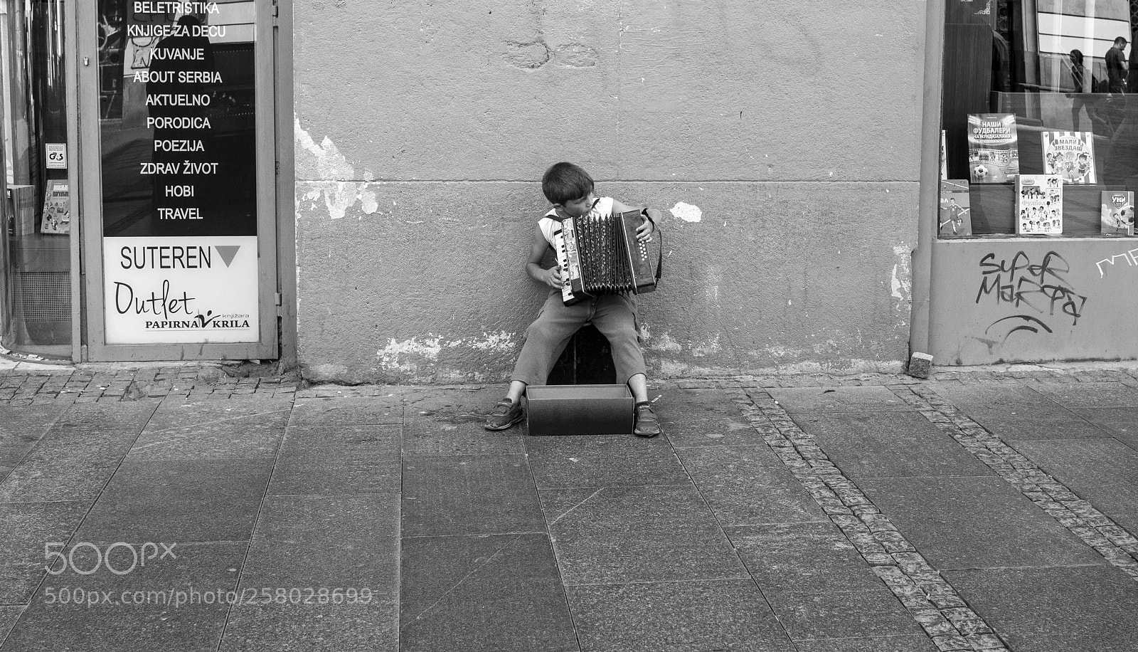 Canon EOS 6D sample photo. Street musician photography