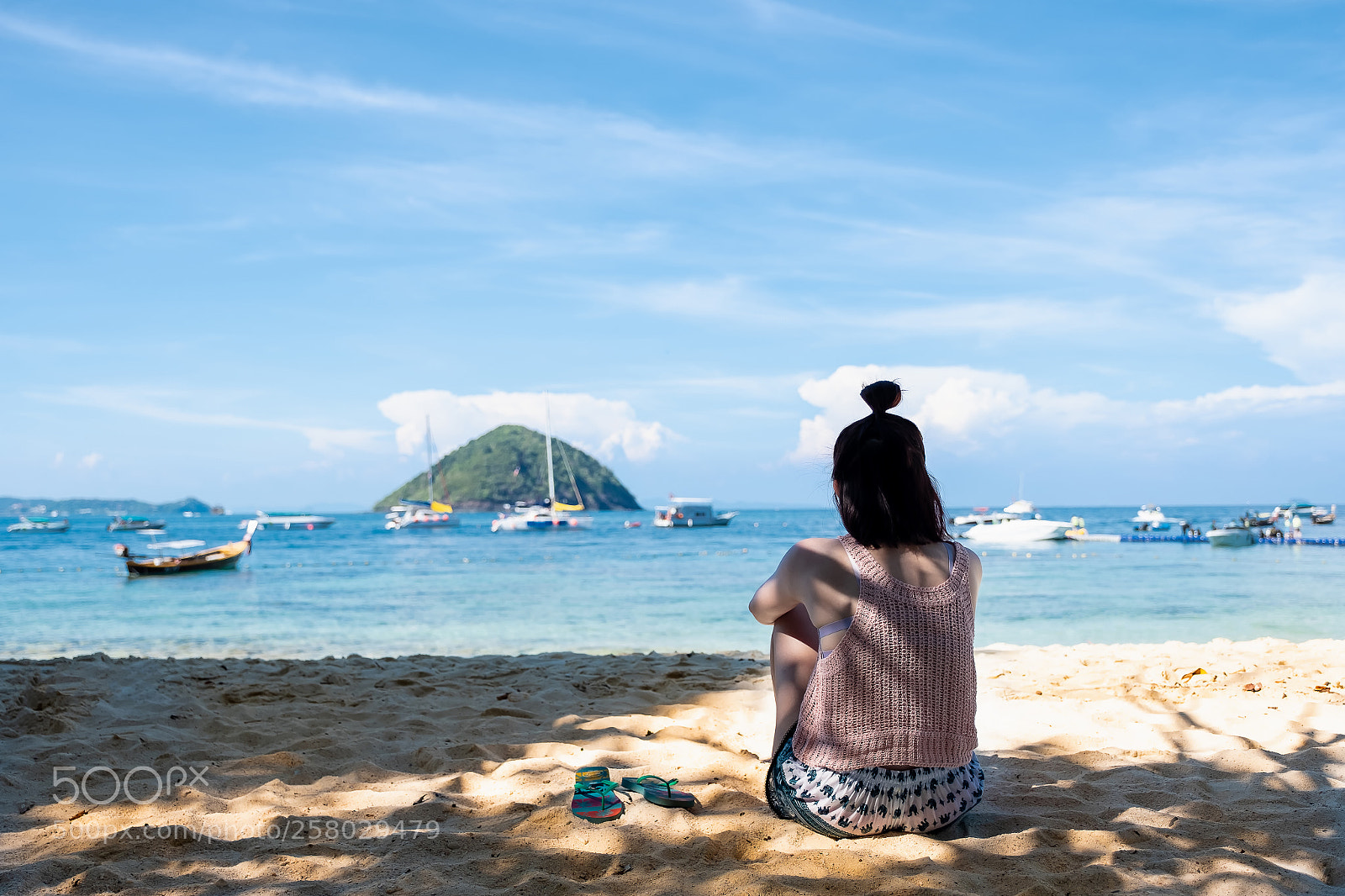 Fujifilm X-T2 sample photo. Young asian woman sitting photography