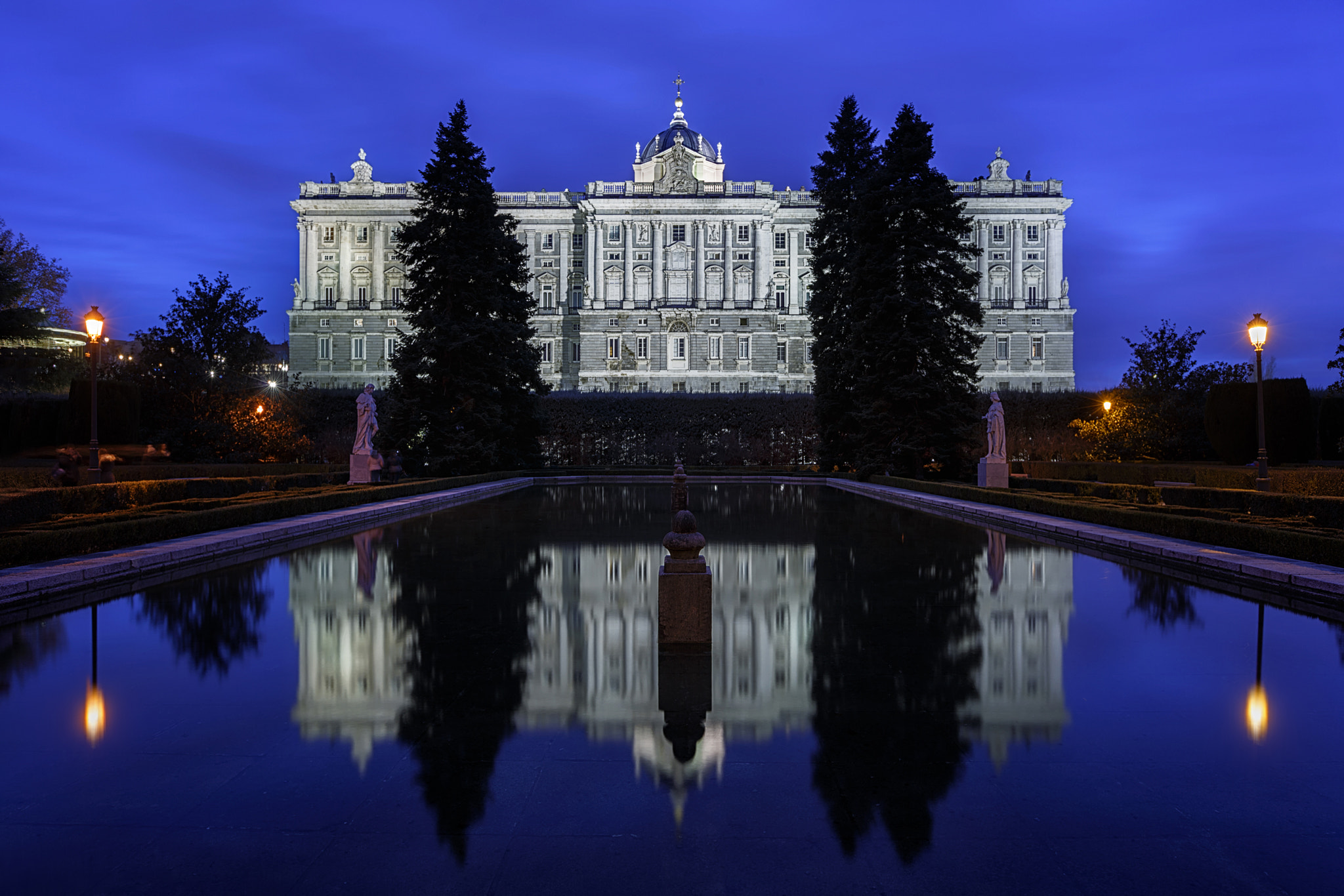 Royal Palace reflections
