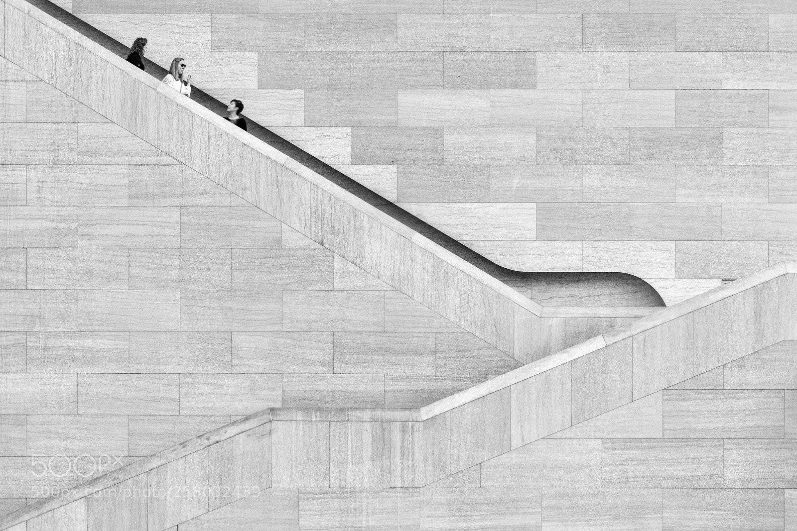 Canon EOS 5D Mark IV sample photo. Escalator photography