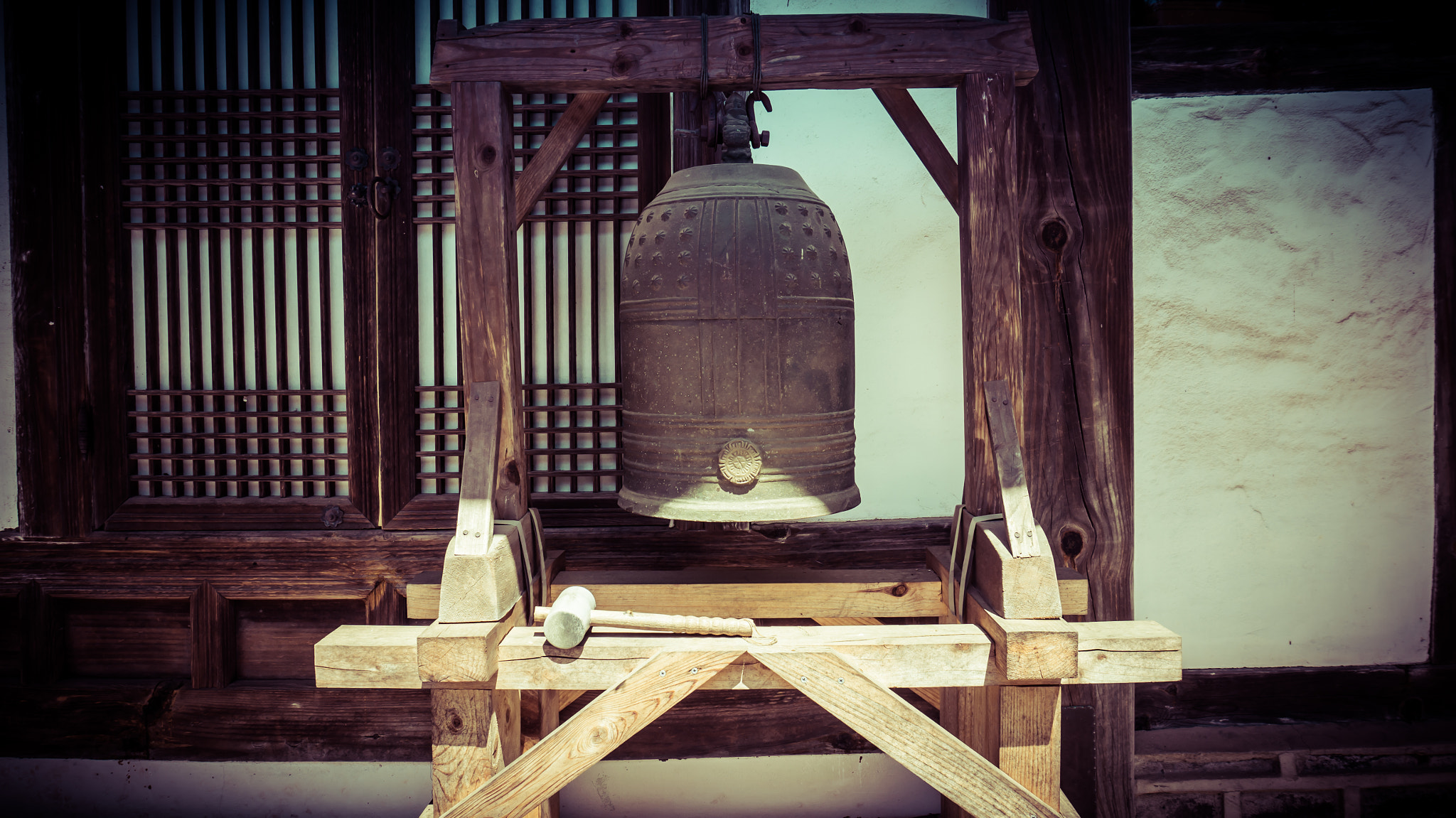 Sony Alpha NEX-5R sample photo. Temple bell, seoul, south korea photography