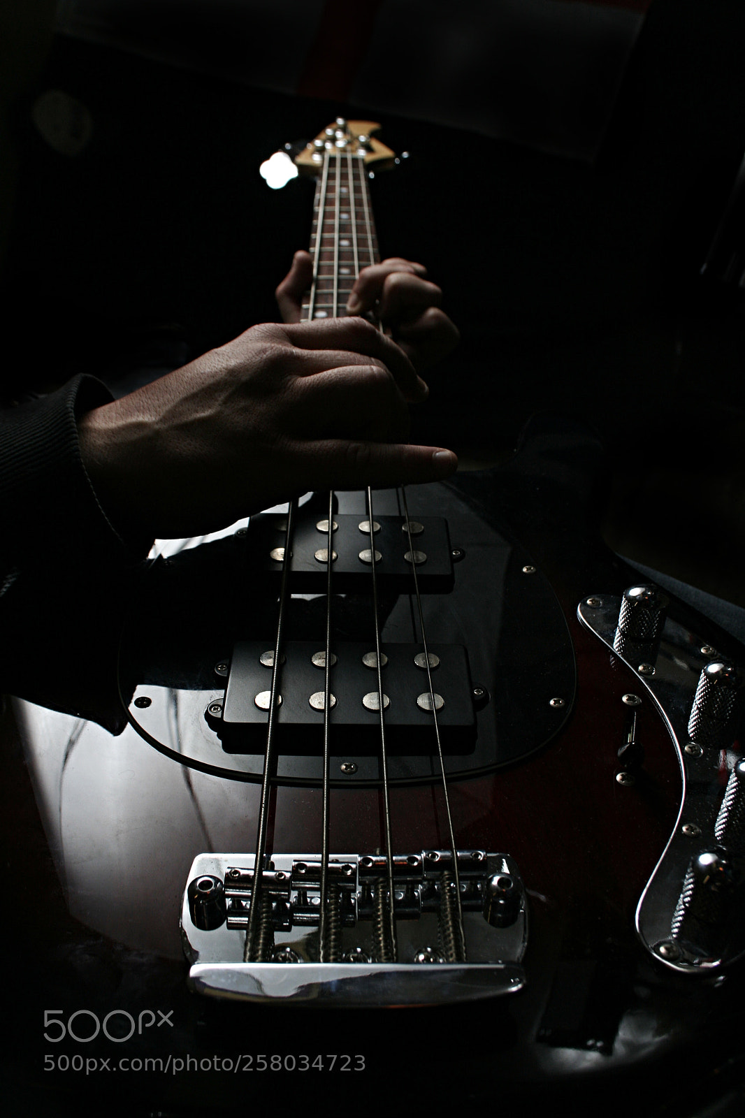 Canon EOS 350D (EOS Digital Rebel XT / EOS Kiss Digital N) sample photo. Bass music photography photography