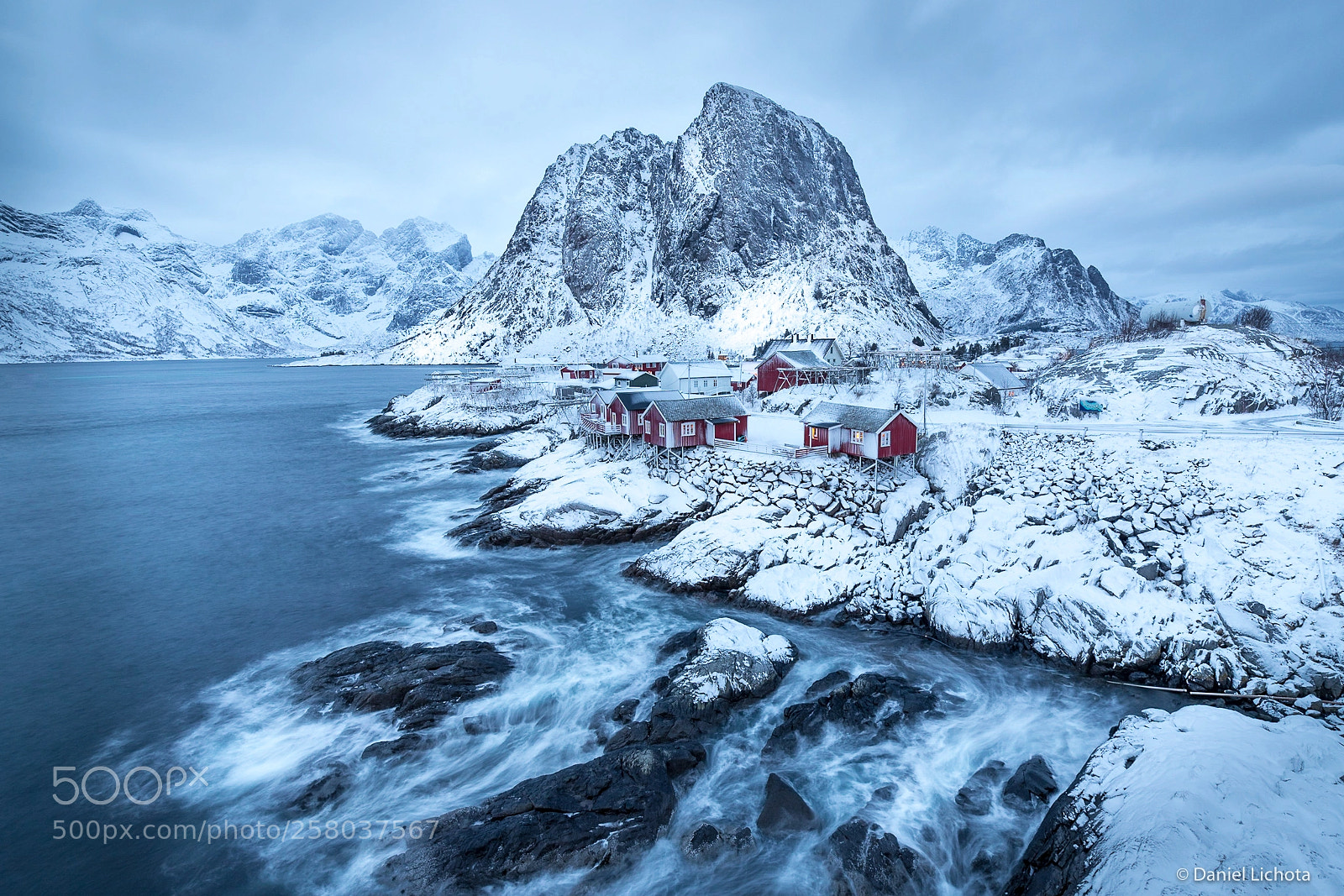 Canon EOS 6D Mark II sample photo. Hamnoy classic photography