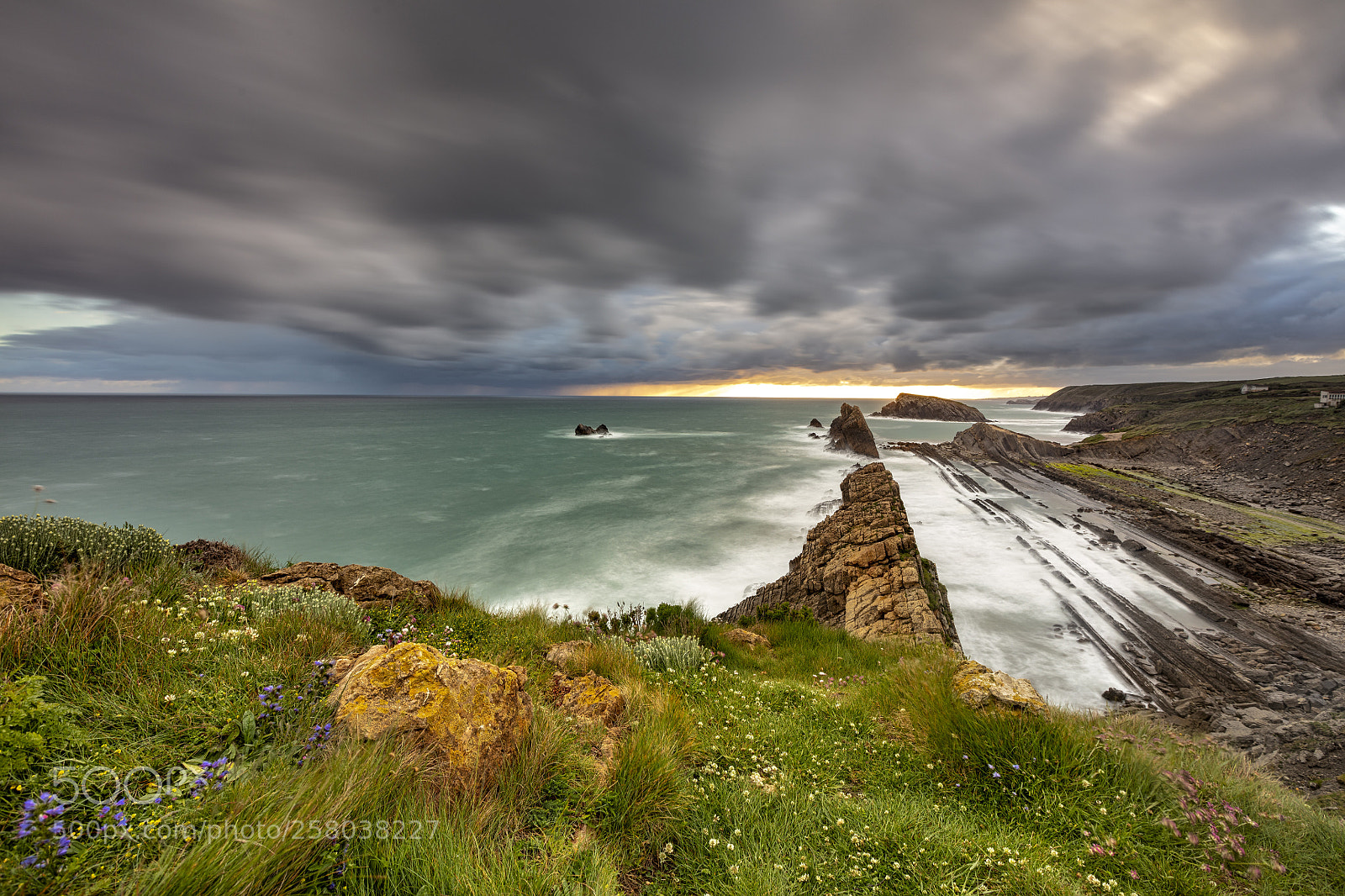 Canon EOS 5DS R sample photo. Morning on storm photography