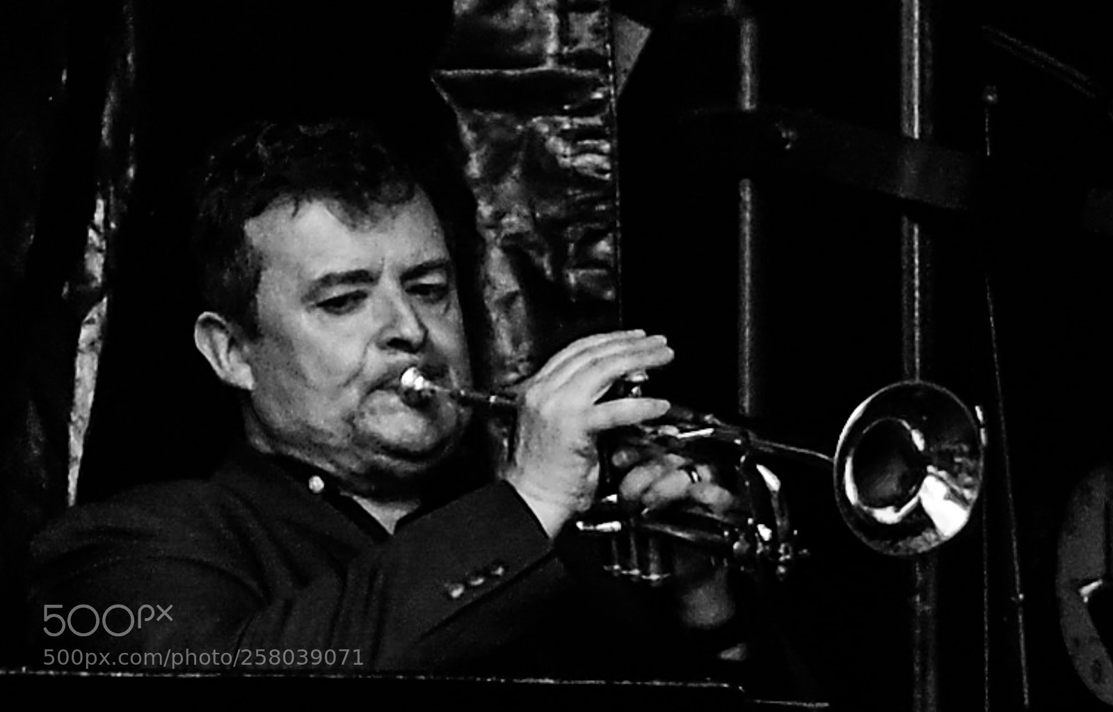 Fujifilm X-Pro2 sample photo. Robert goodman trumpeter derry photography