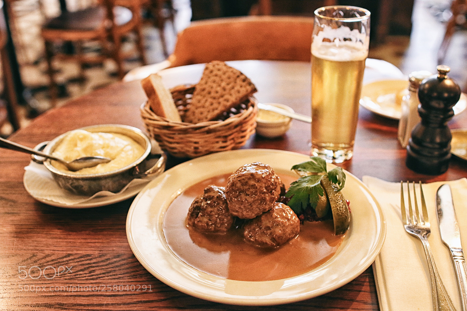 Canon EOS 7D Mark II sample photo. Img photography