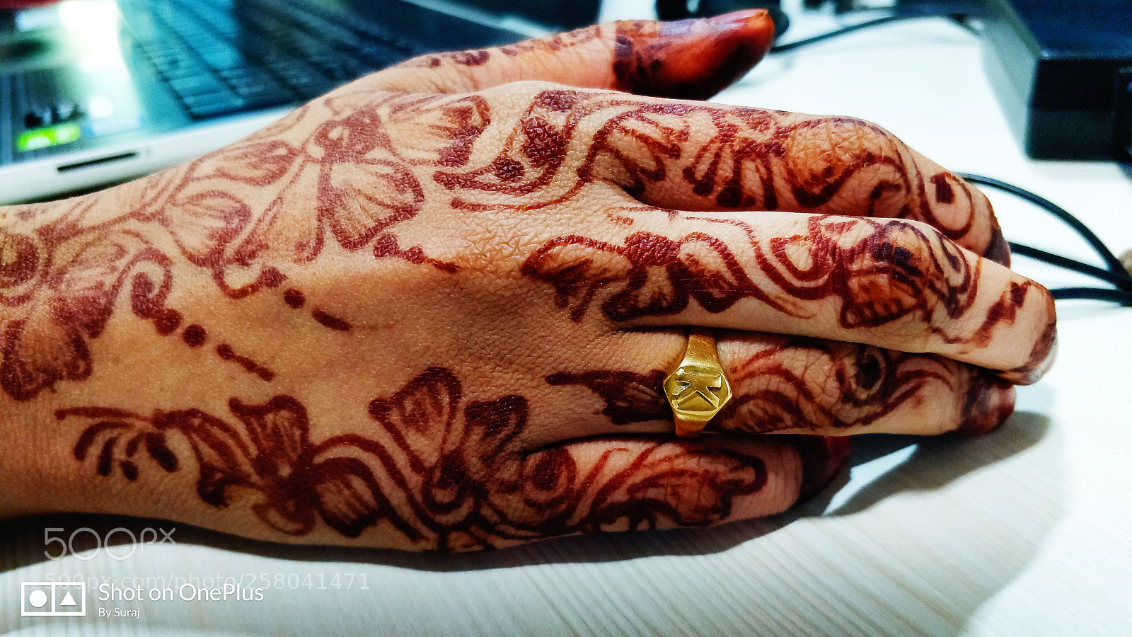 OnePlus 5 sample photo. Festive mood photography