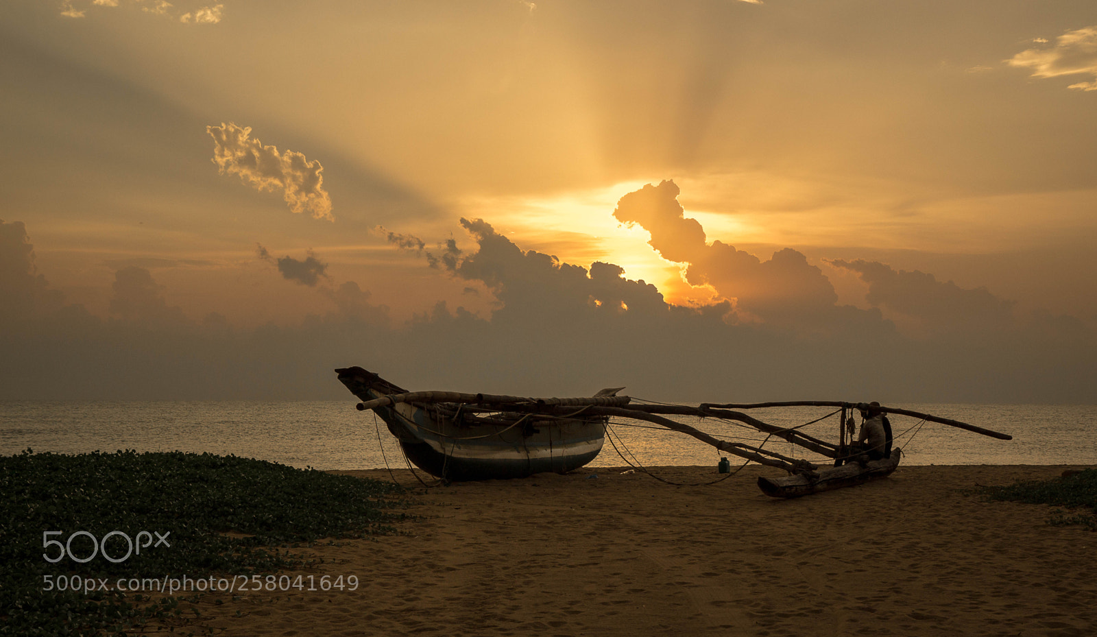Canon EOS 600D (Rebel EOS T3i / EOS Kiss X5) sample photo. Sunset at negombo photography
