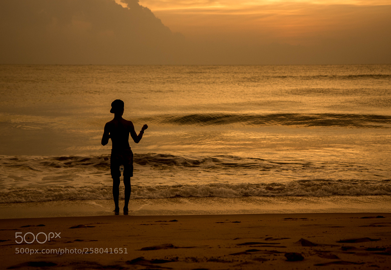 Canon EOS 600D (Rebel EOS T3i / EOS Kiss X5) sample photo. Fishing at sunset photography